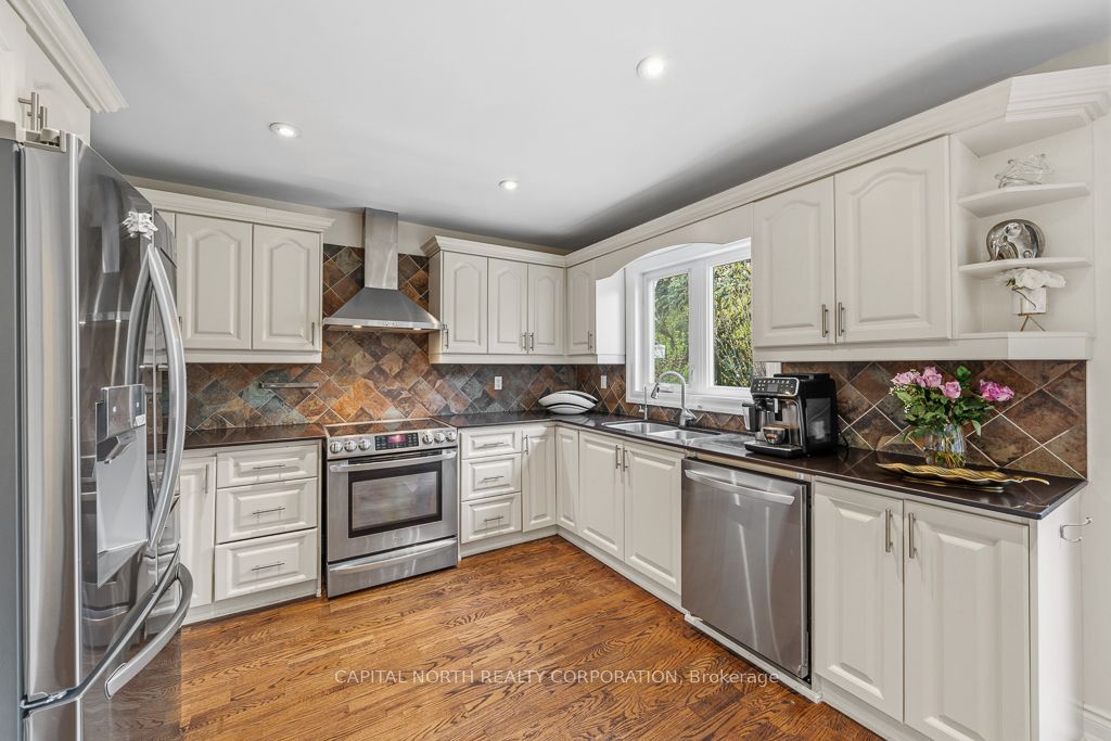 105 Rockford Road, Toronto, ON M2R 3A9 photo 5