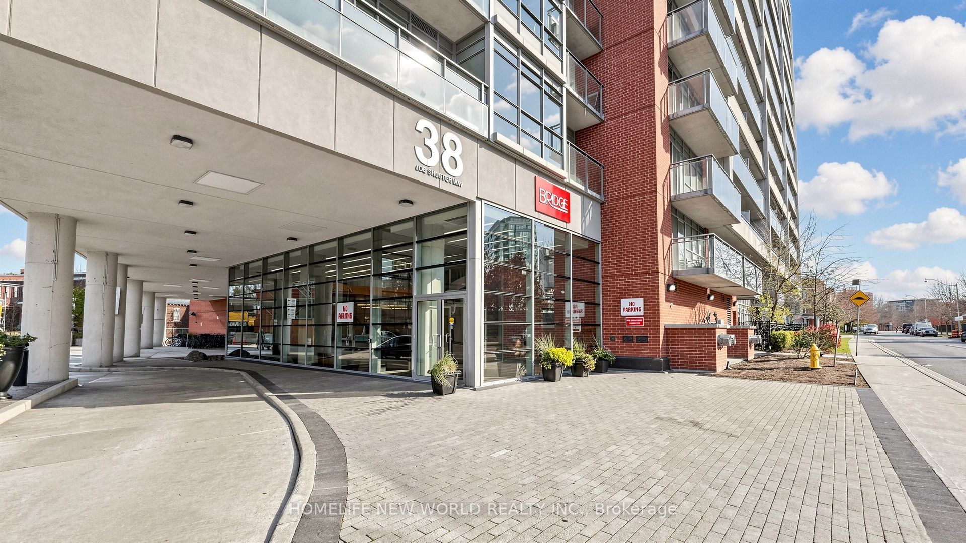 38 Joe Shuster Way 425, Toronto, ON M6K 0A4 photo 2