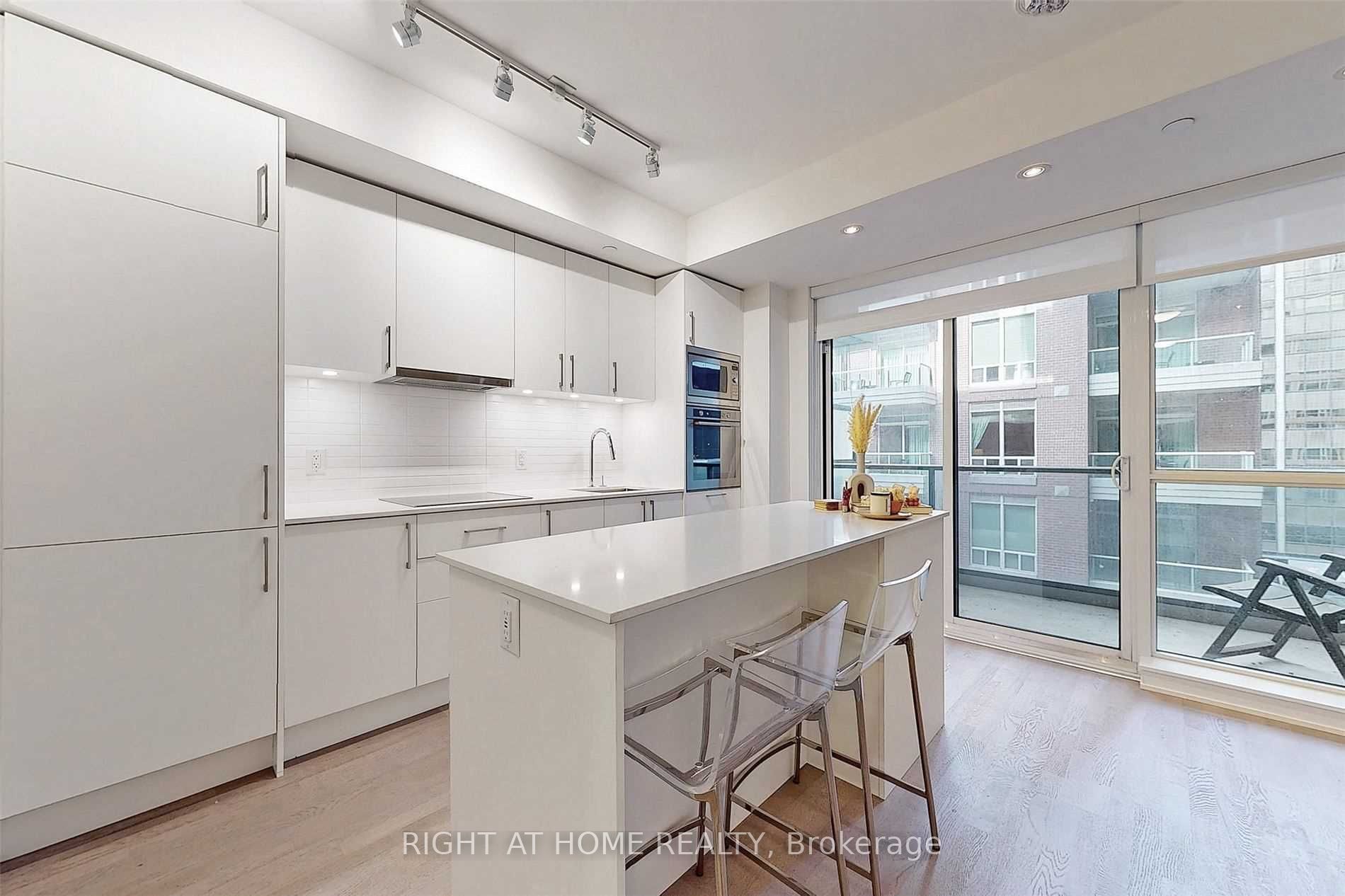 88 Cumberland Street 408, Toronto, ON M5R 1A3 photo 3