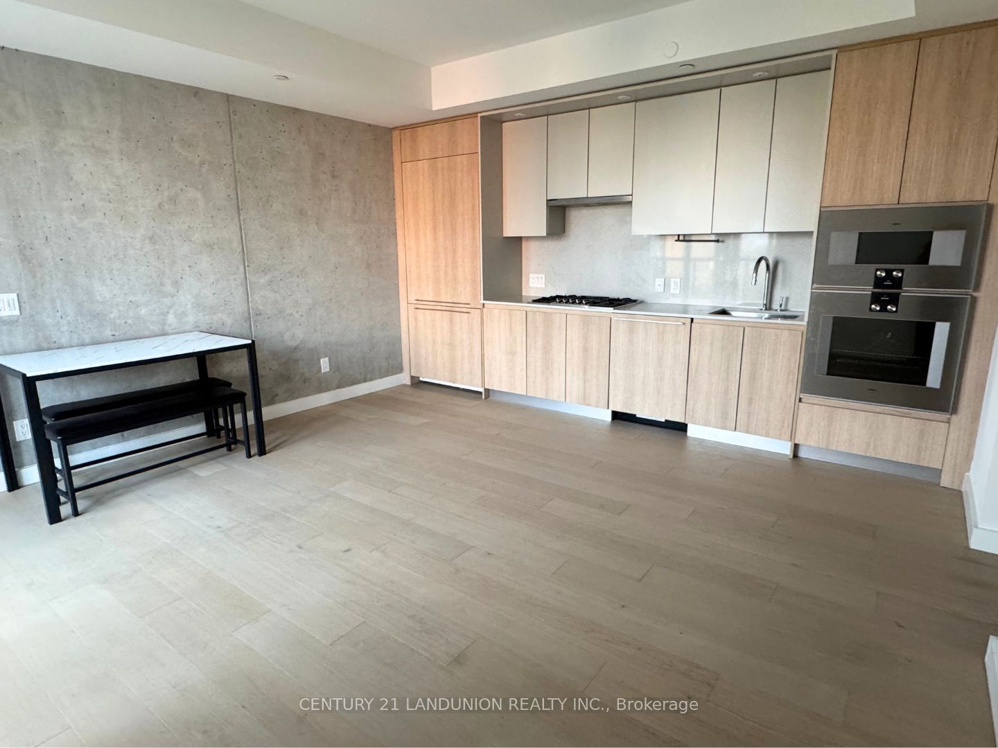 81 Wellesley Street E 1001, Toronto, ON M4Y 0C5