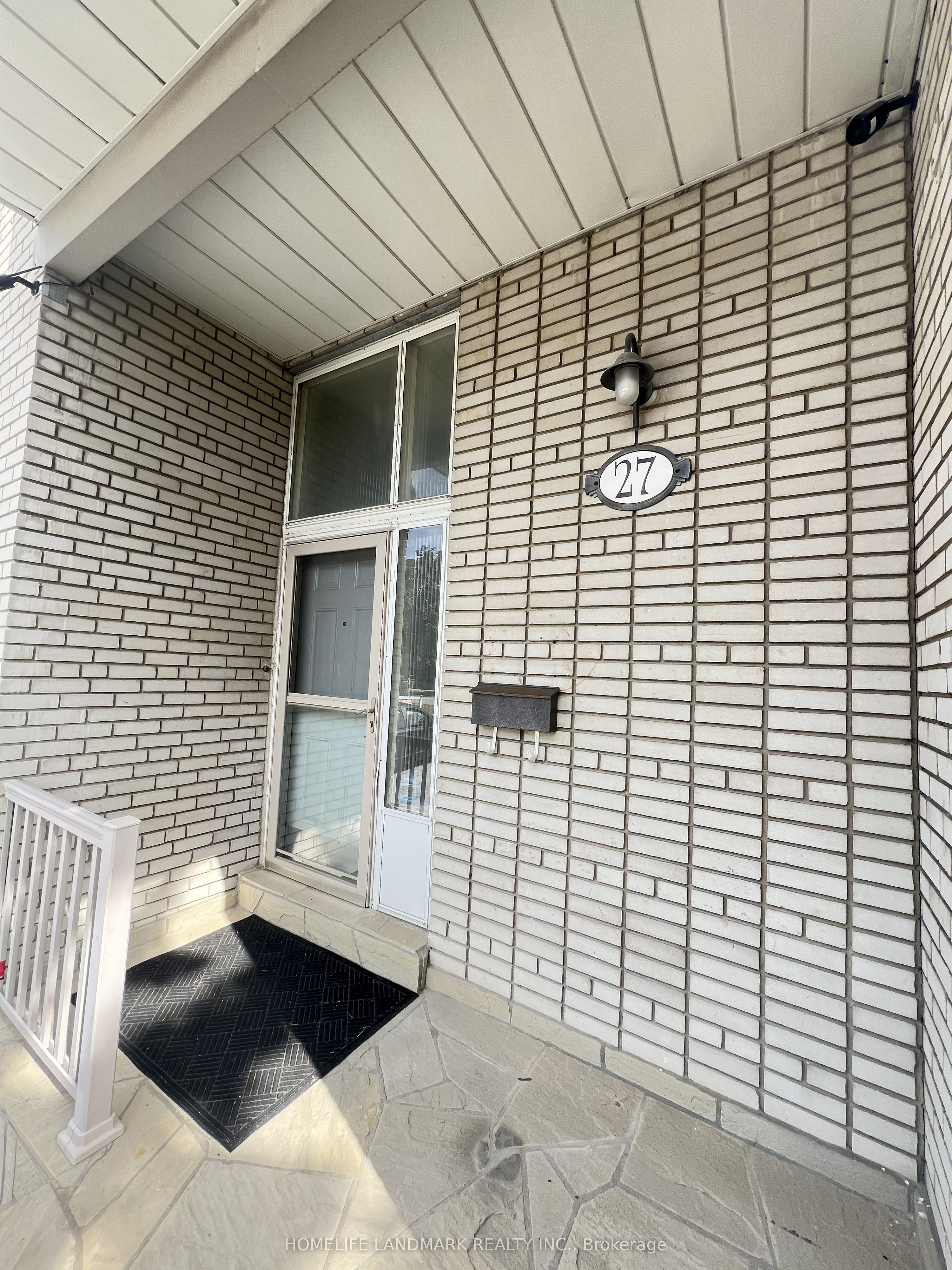 27 Tillplain Road, Toronto, ON M3H 5R1 photo 3