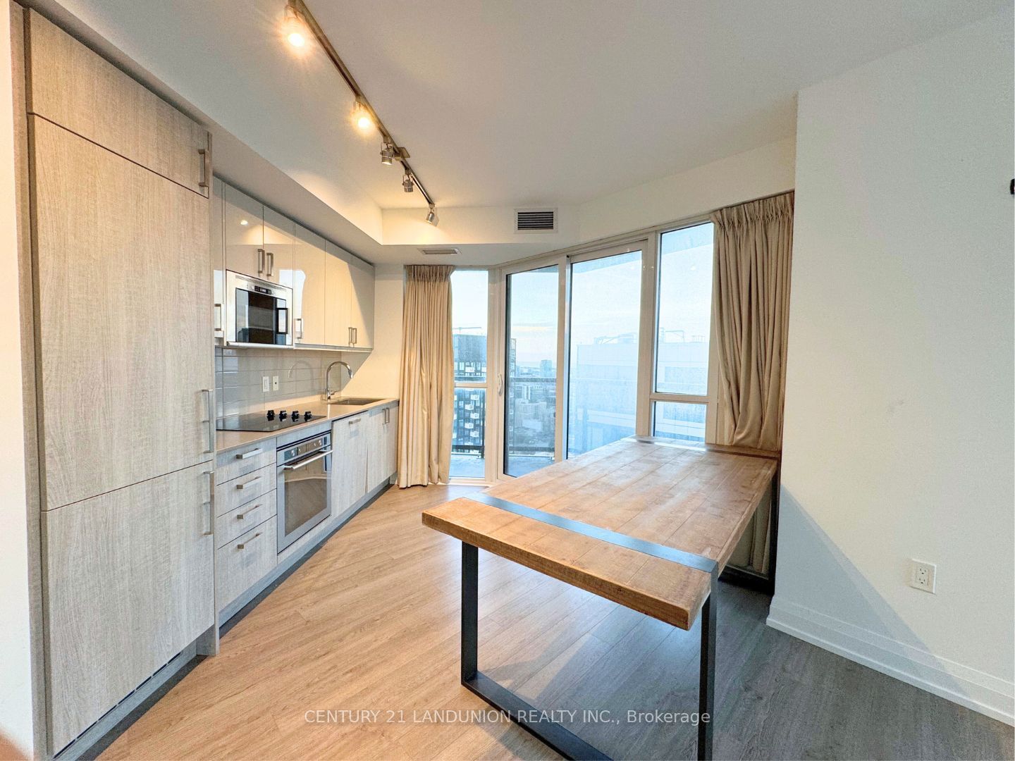 77 Mutual Street, Toronto, ON M5B 2A9 photo 3