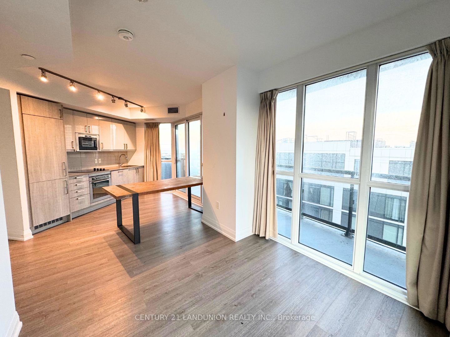 77 Mutual Street, Toronto, ON M5B 2A9 photo 4