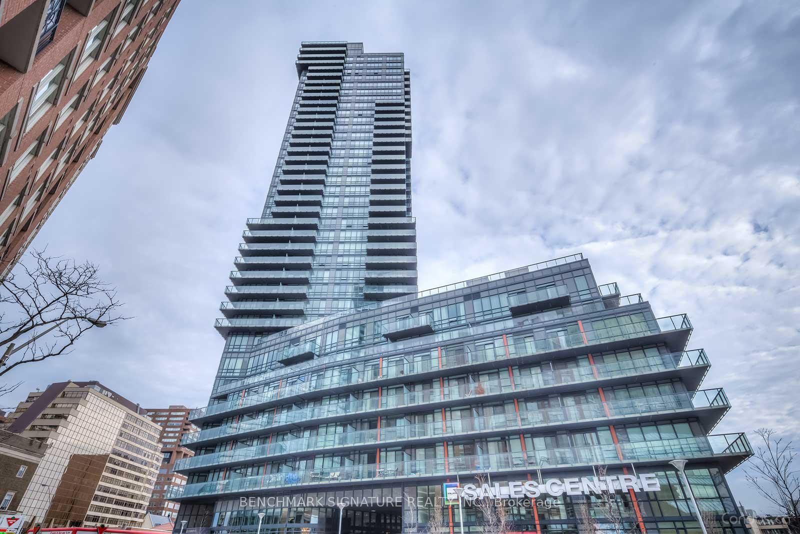 825 Church Street 2907, Toronto, ON M4W 3Z4 photo 2