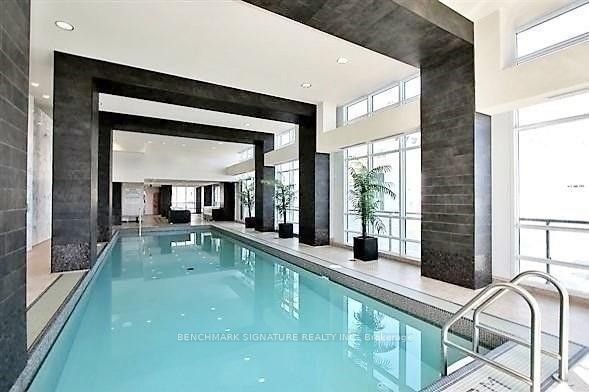 825 Church Street 2907, Toronto, ON M4W 3Z4 photo 4