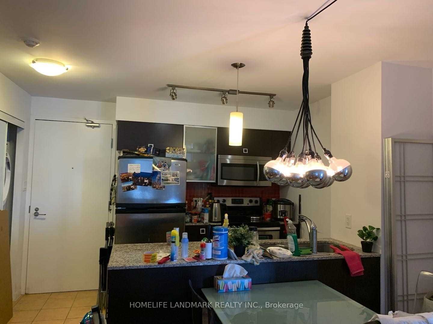 38 Grenville Street 3301, Toronto, ON M4Y 1A5 photo 2