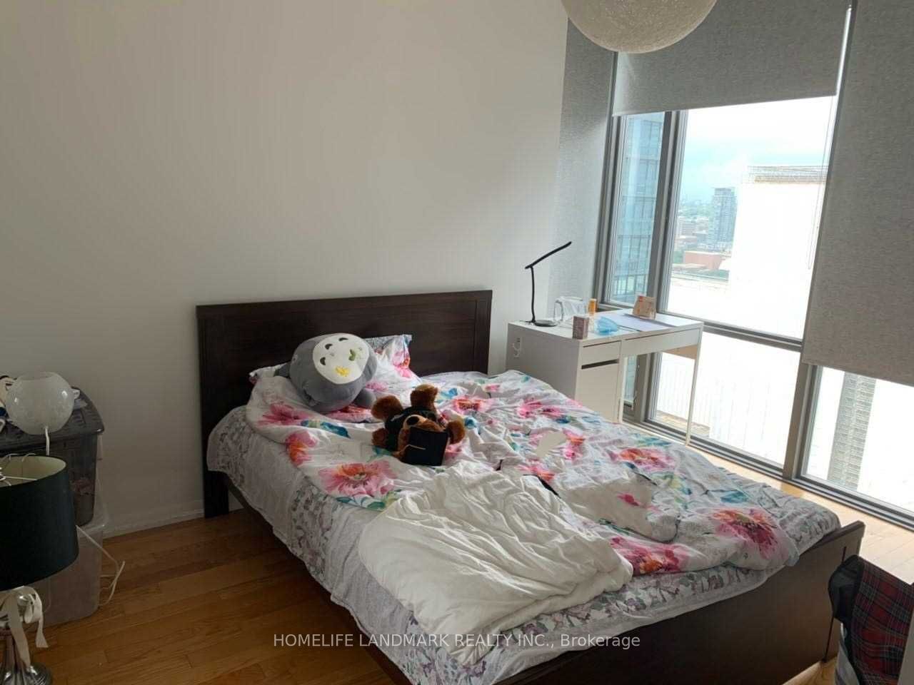 38 Grenville Street 3301, Toronto, ON M4Y 1A5 photo 4