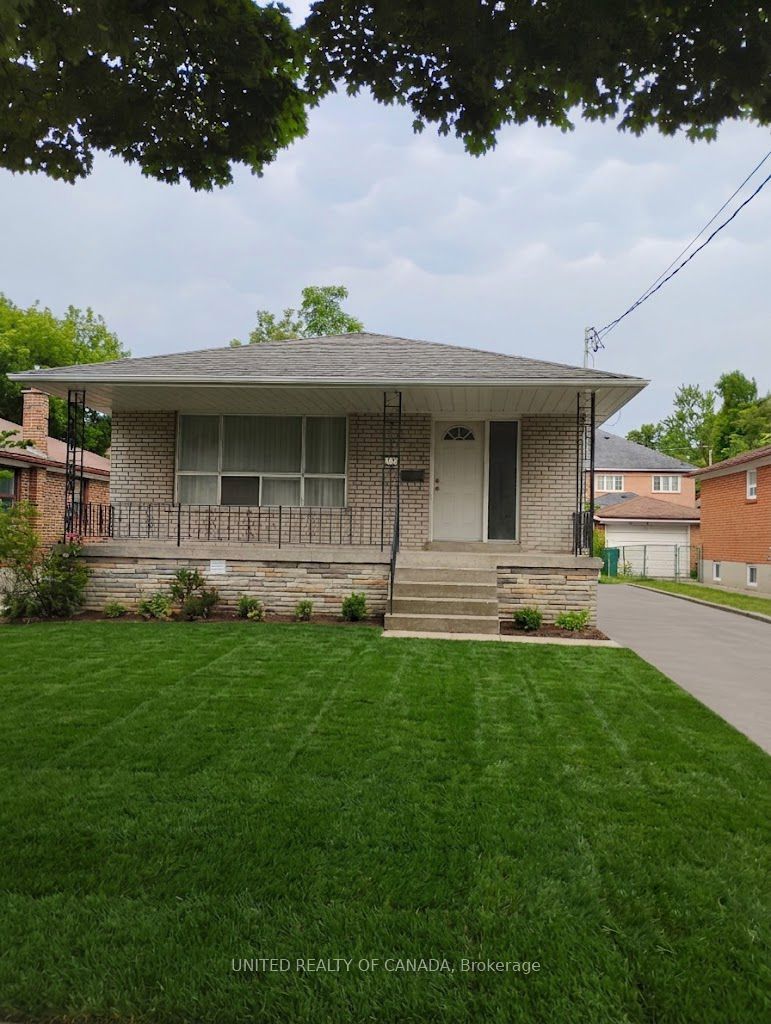 37 Madawaska Avenue, Toronto, ON M2M 2R1
