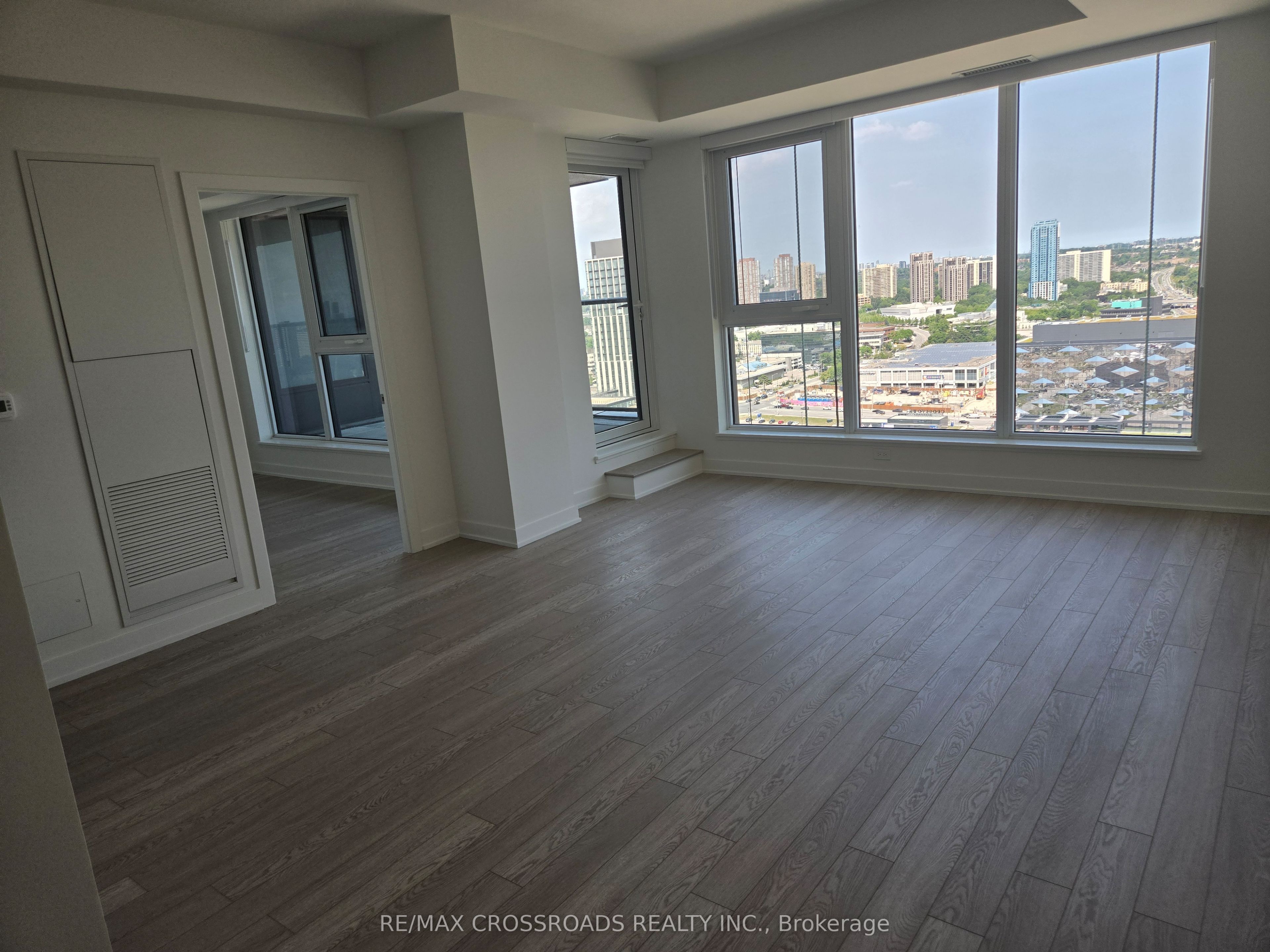 5 Quarrington Lane 2606, Toronto, ON M3C 0S5 photo 4
