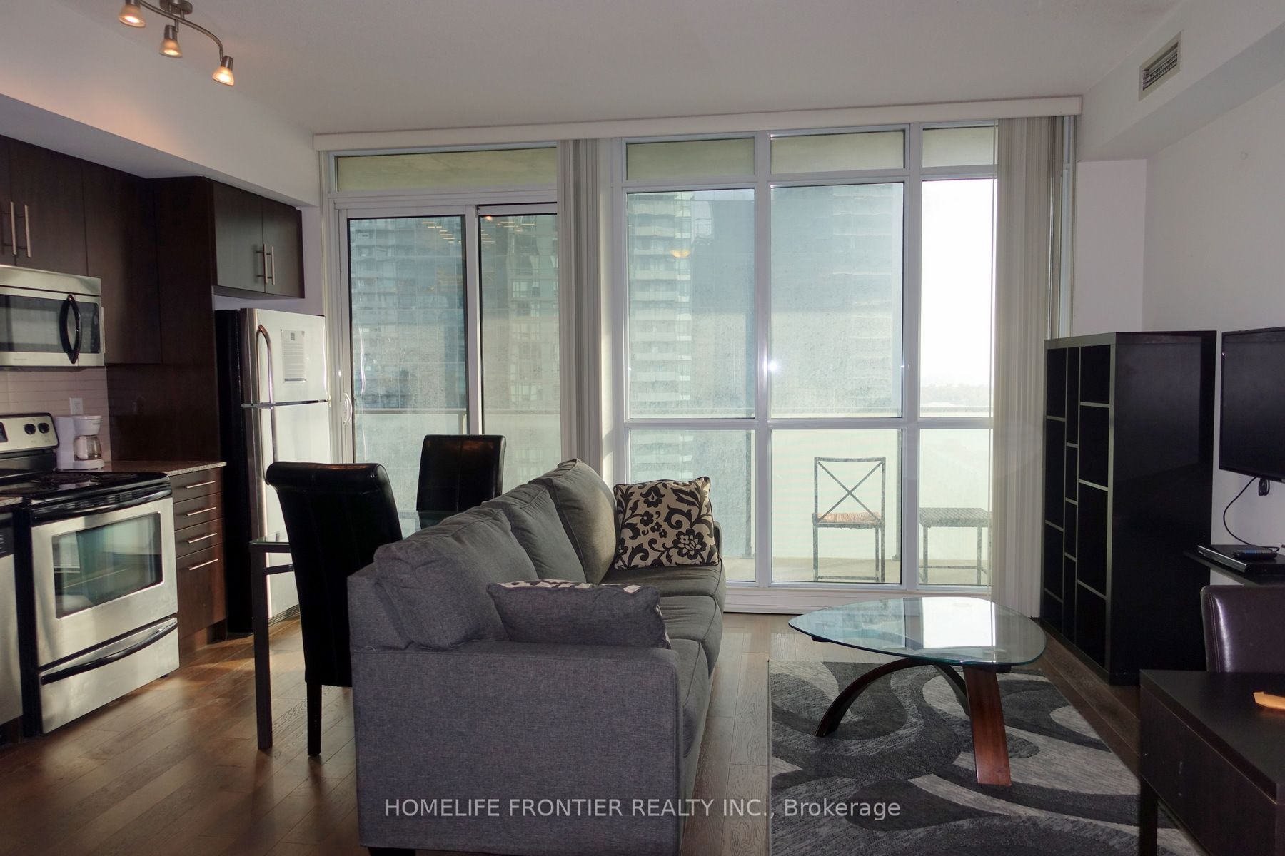 55 Bremner Boulevard 2309, Toronto, ON M5J 0A6 photo 3