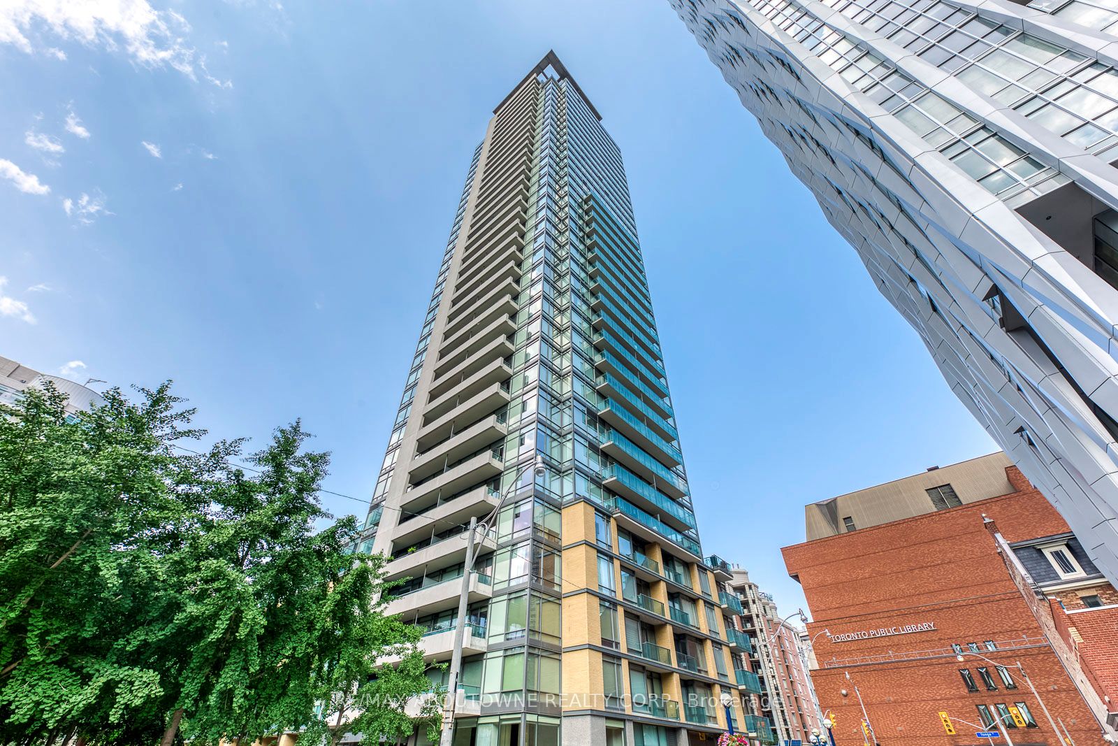 18 Yorkville Avenue 3204, Toronto, ON M4W 1L4