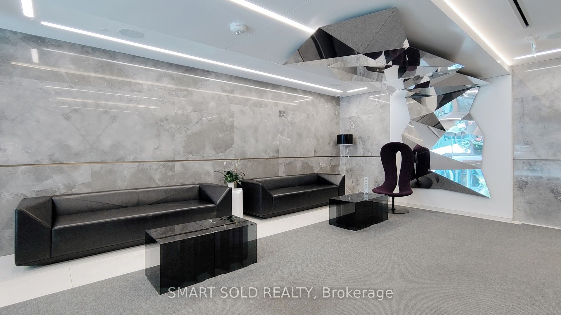 50 Mccaul Street 813, Toronto, ON M5T 1V9 photo 3