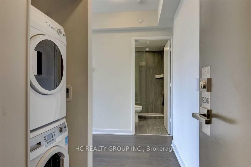 17 Dundonald Street 1206, Toronto, ON M4Y 0E4 photo 5