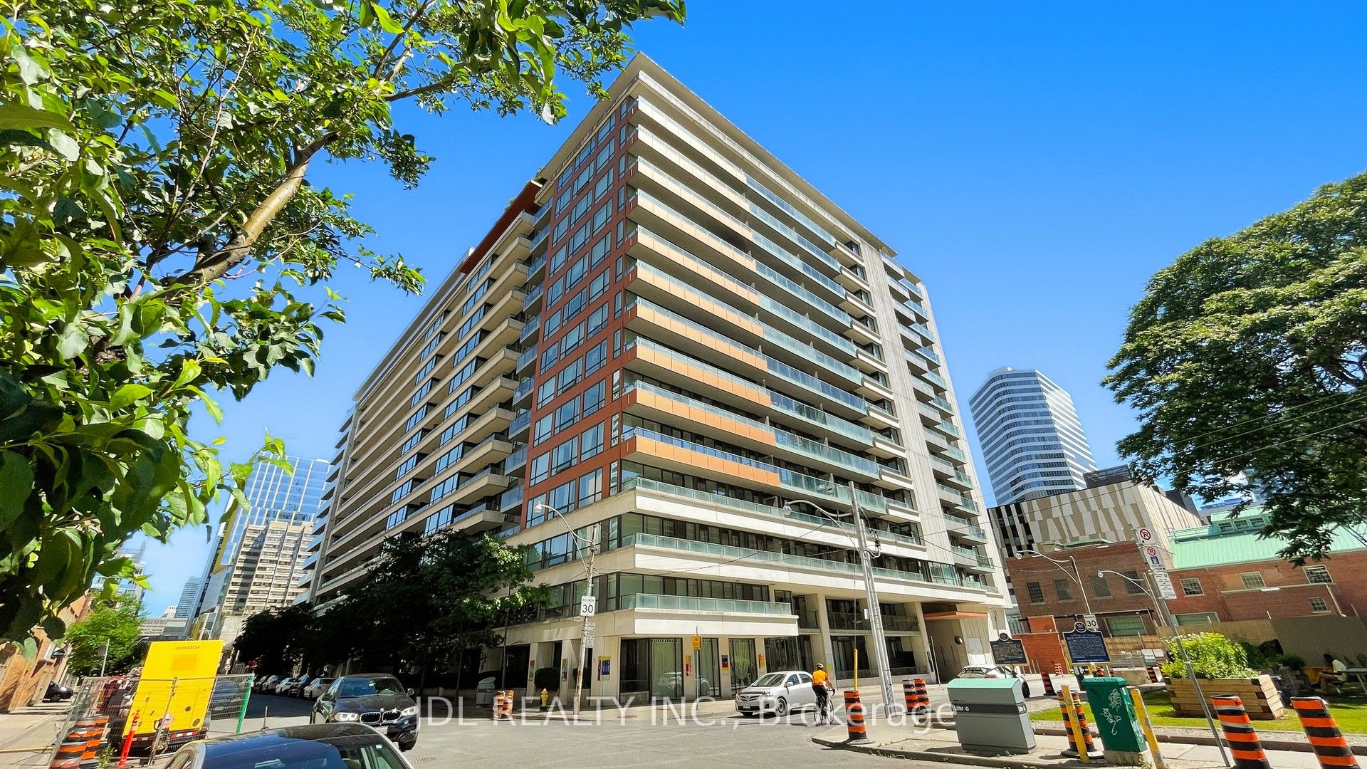 111 Elizabeth Street 1037, Toronto, ON M5G 1P7 photo 2