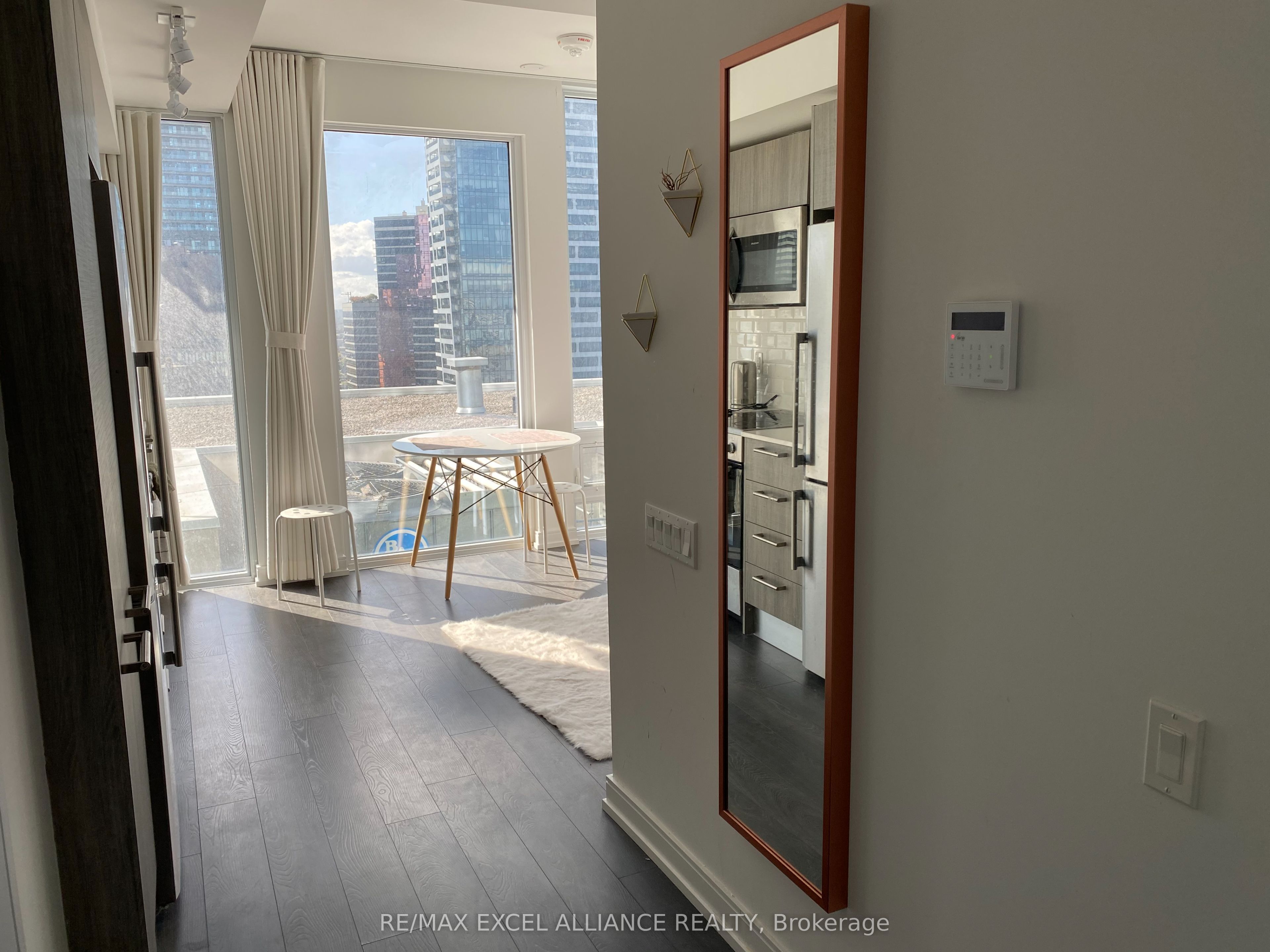 28 Wellesley Street E 2601, Toronto, ON M4Y 1G3 photo 4