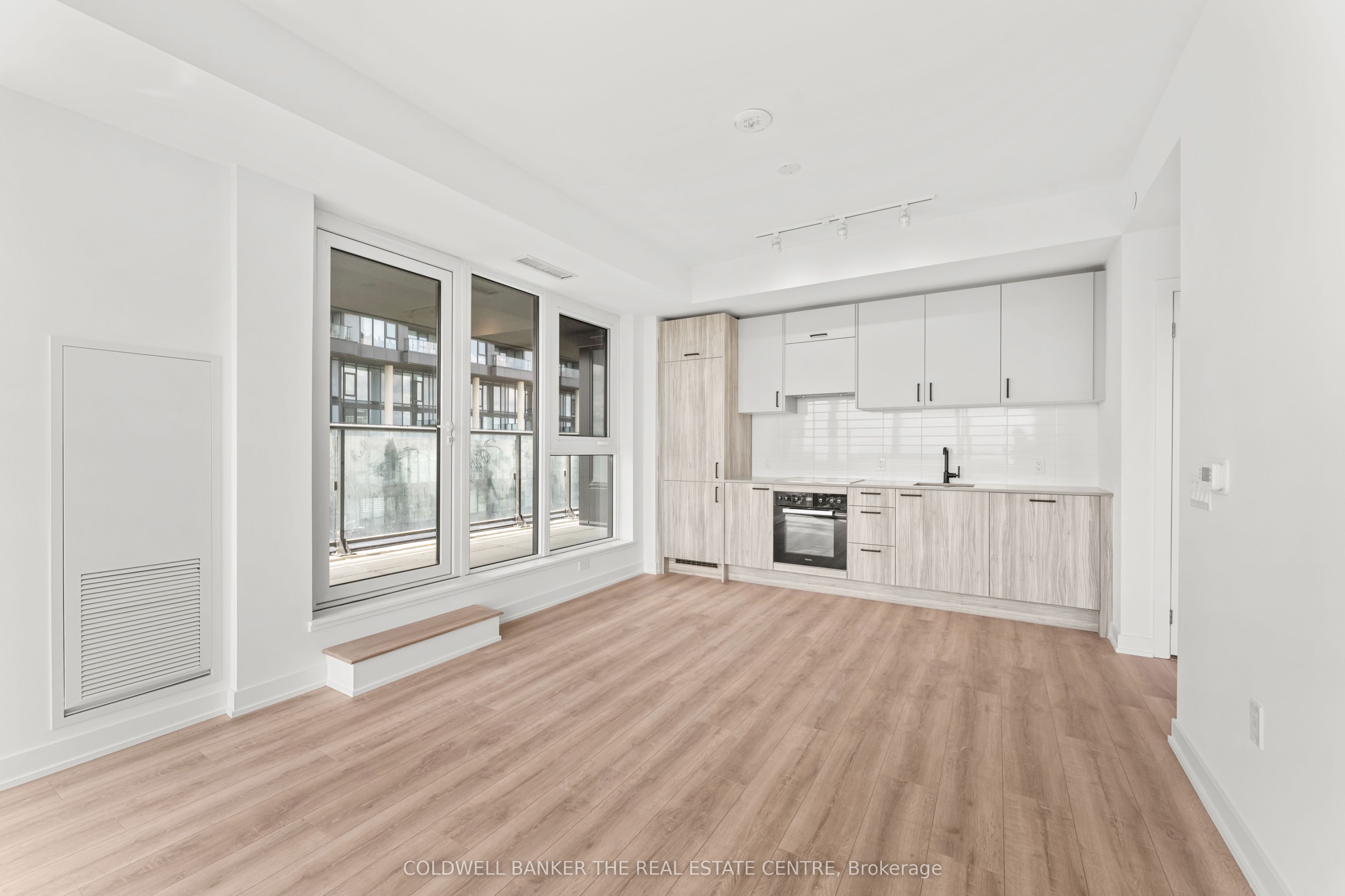 1 Quarrington Lane 2203, Toronto, ON M3C 0S4 photo 2