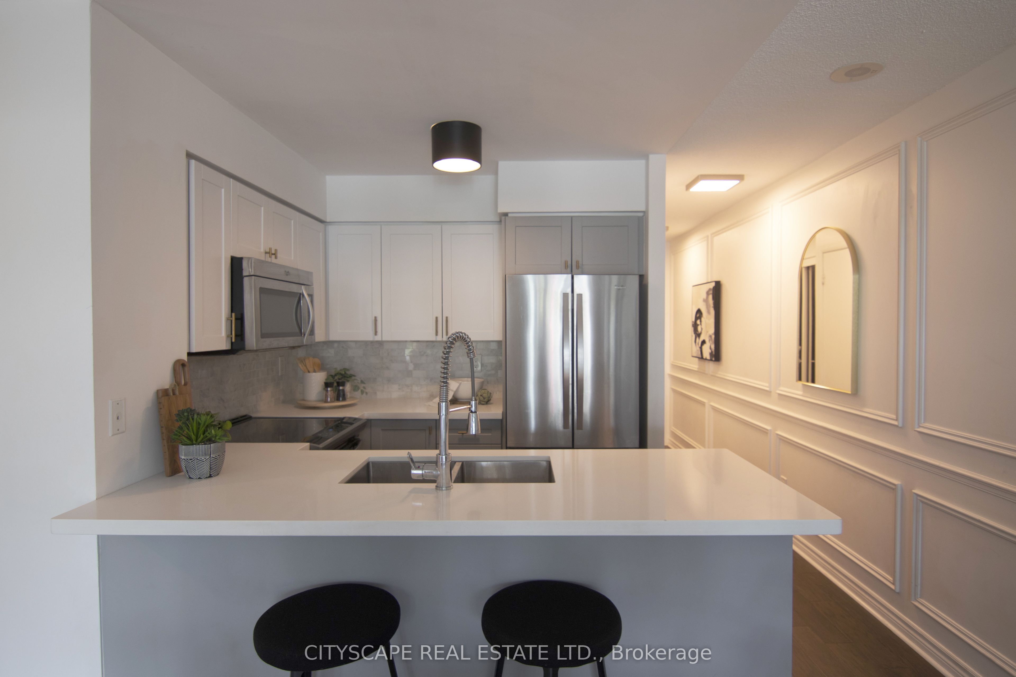 231 Fort York Boulevard 322, Toronto, ON M5V 1B2 photo 2