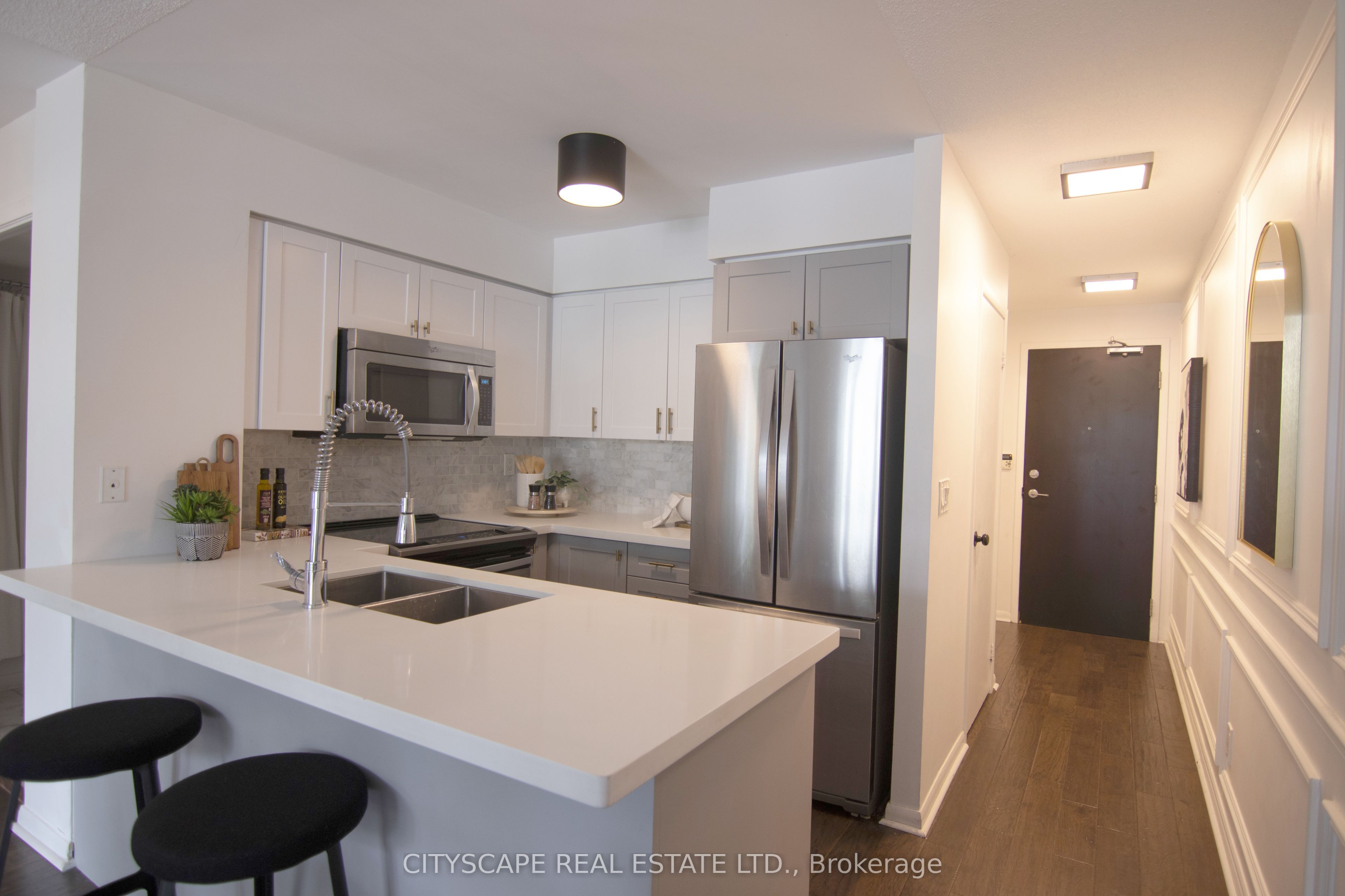 231 Fort York Boulevard 322, Toronto, ON M5V 1B2 photo 3