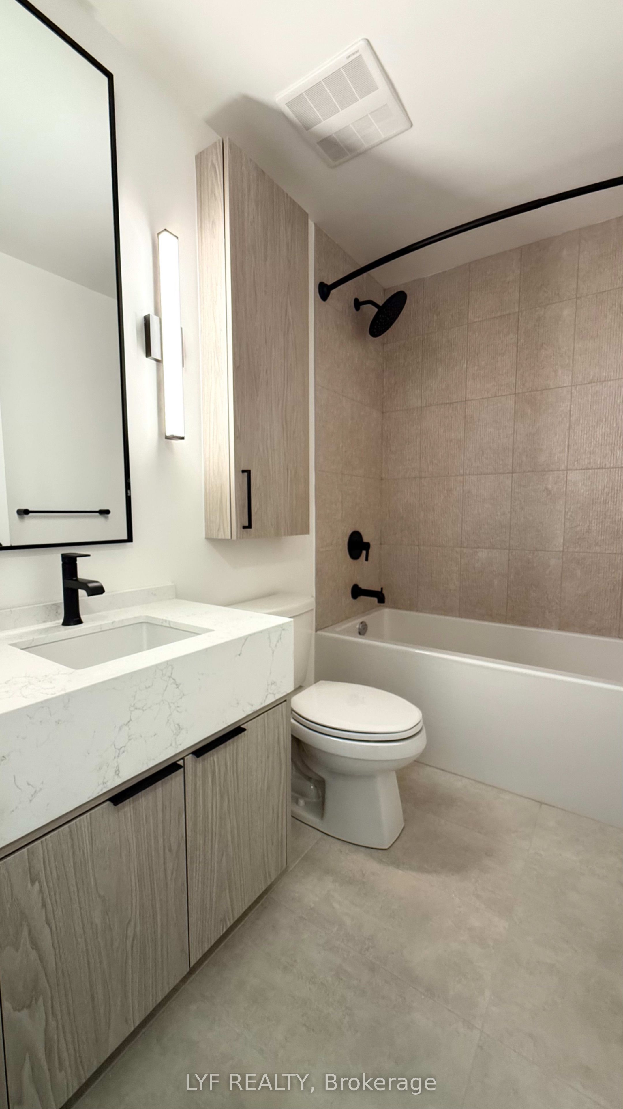 91 Montclair Avenue 826, Toronto, ON M5P 0B1 photo 2