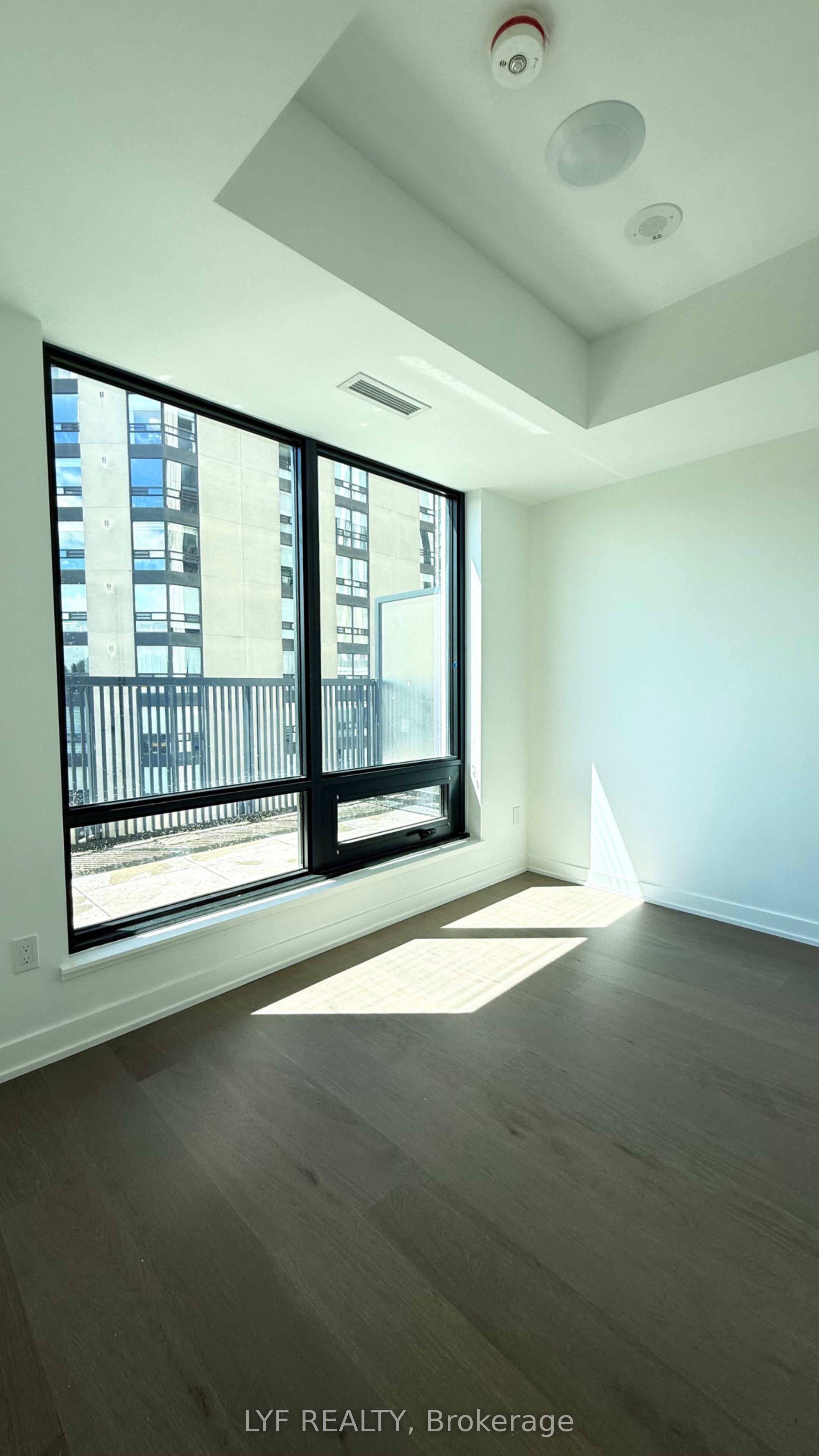 91 Montclair Avenue 826, Toronto, ON M5P 0B1 photo 3