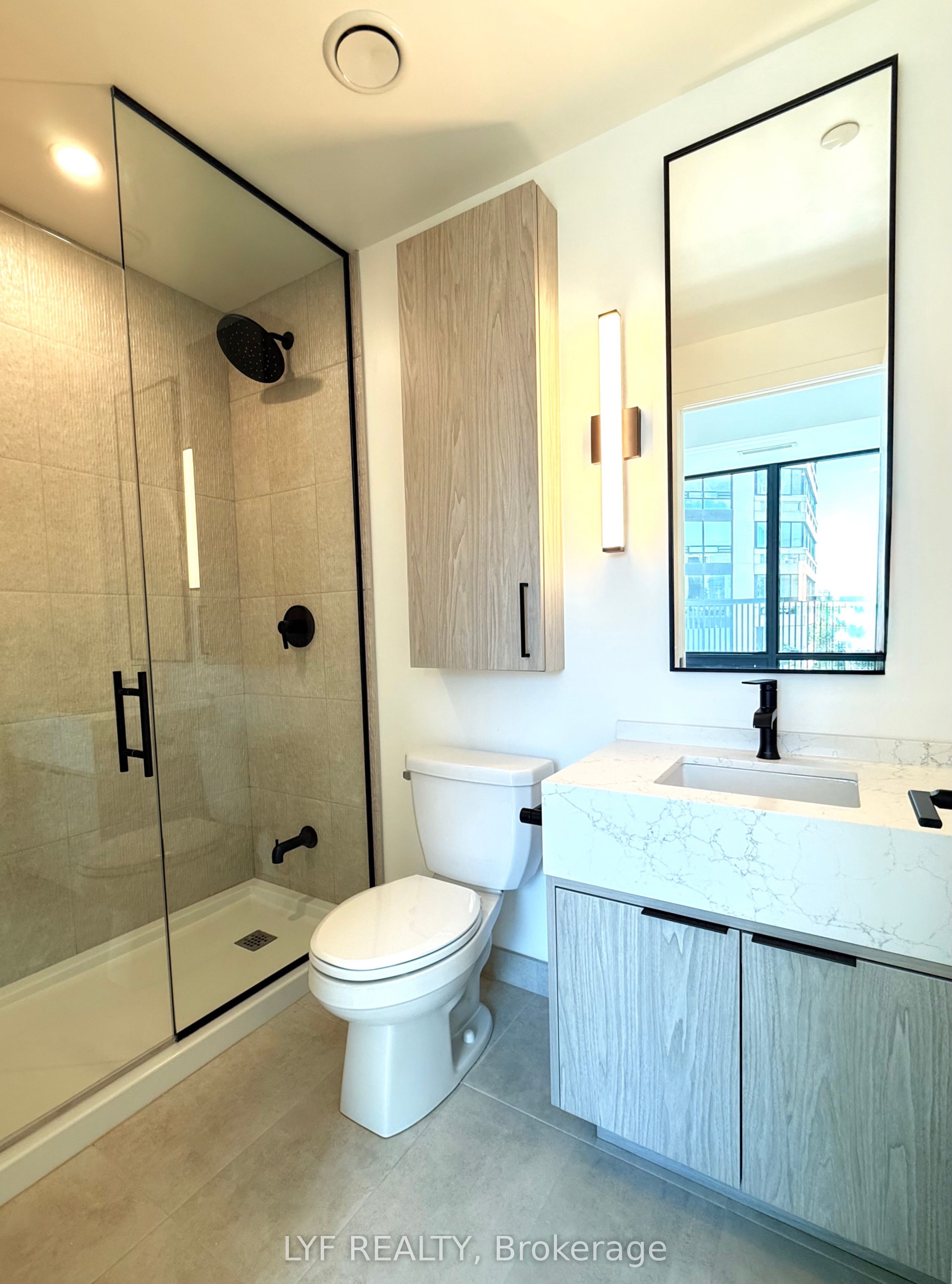 91 Montclair Avenue 826, Toronto, ON M5P 0B1 photo 4