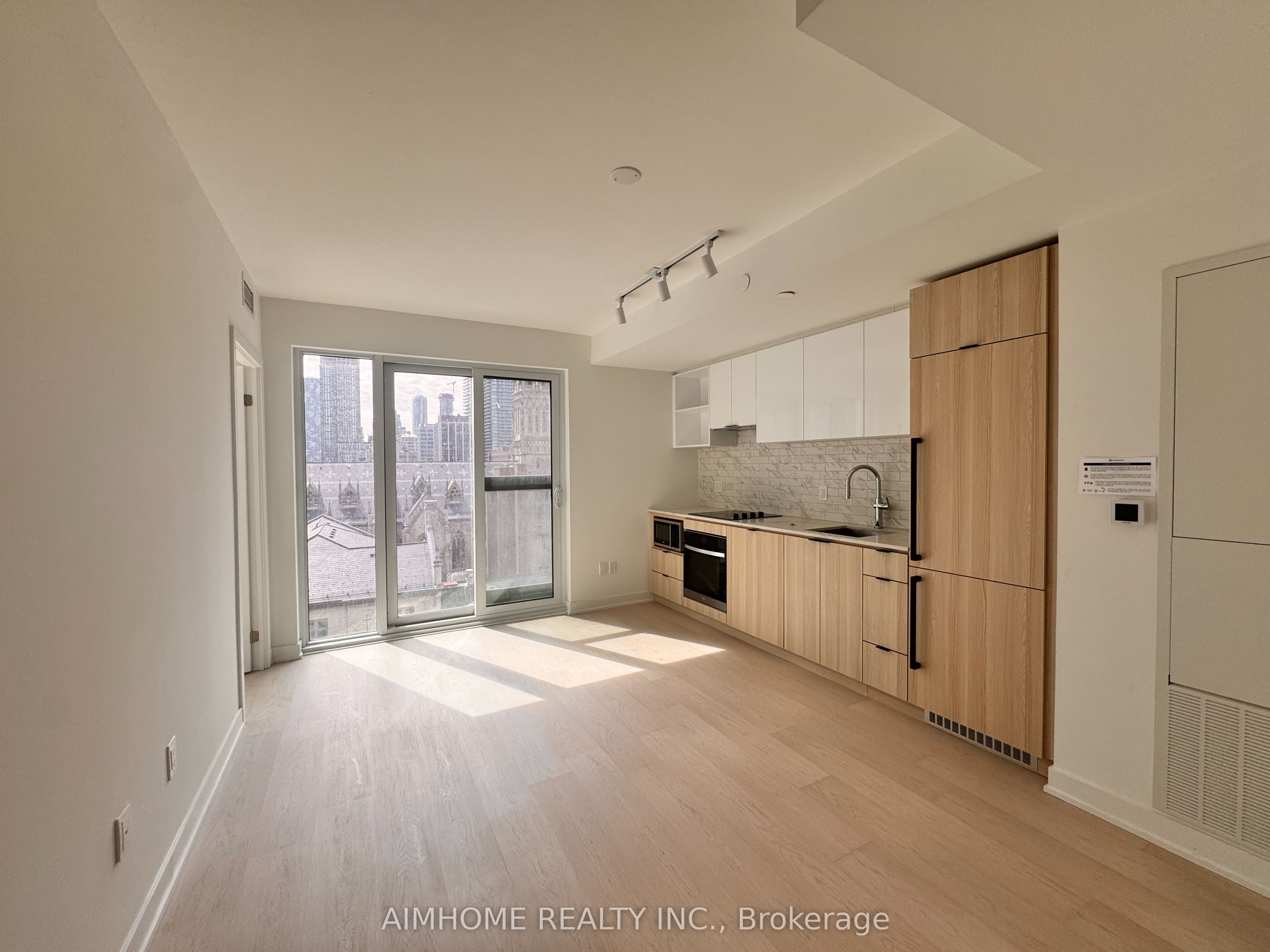 252 Church Street 715, Toronto, ON M5B 0E6 photo 3