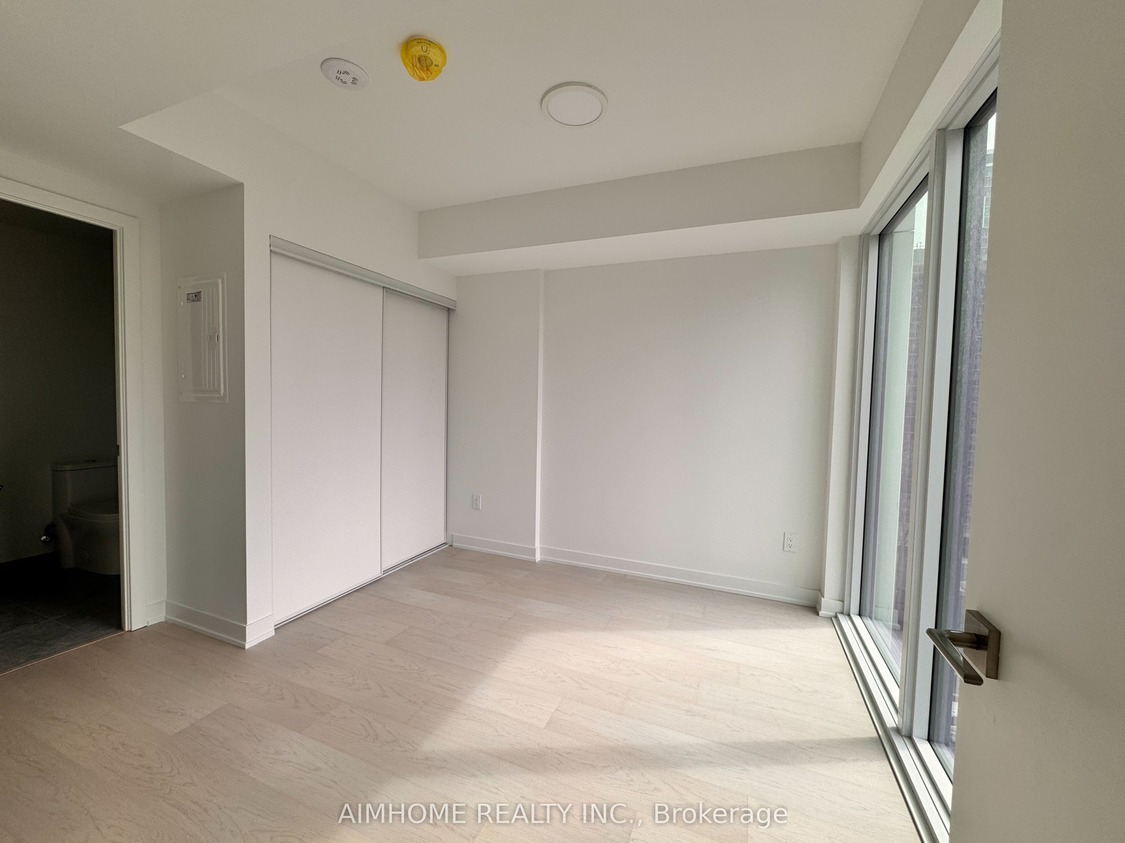 252 Church Street 715, Toronto, ON M5B 0E6 photo 4