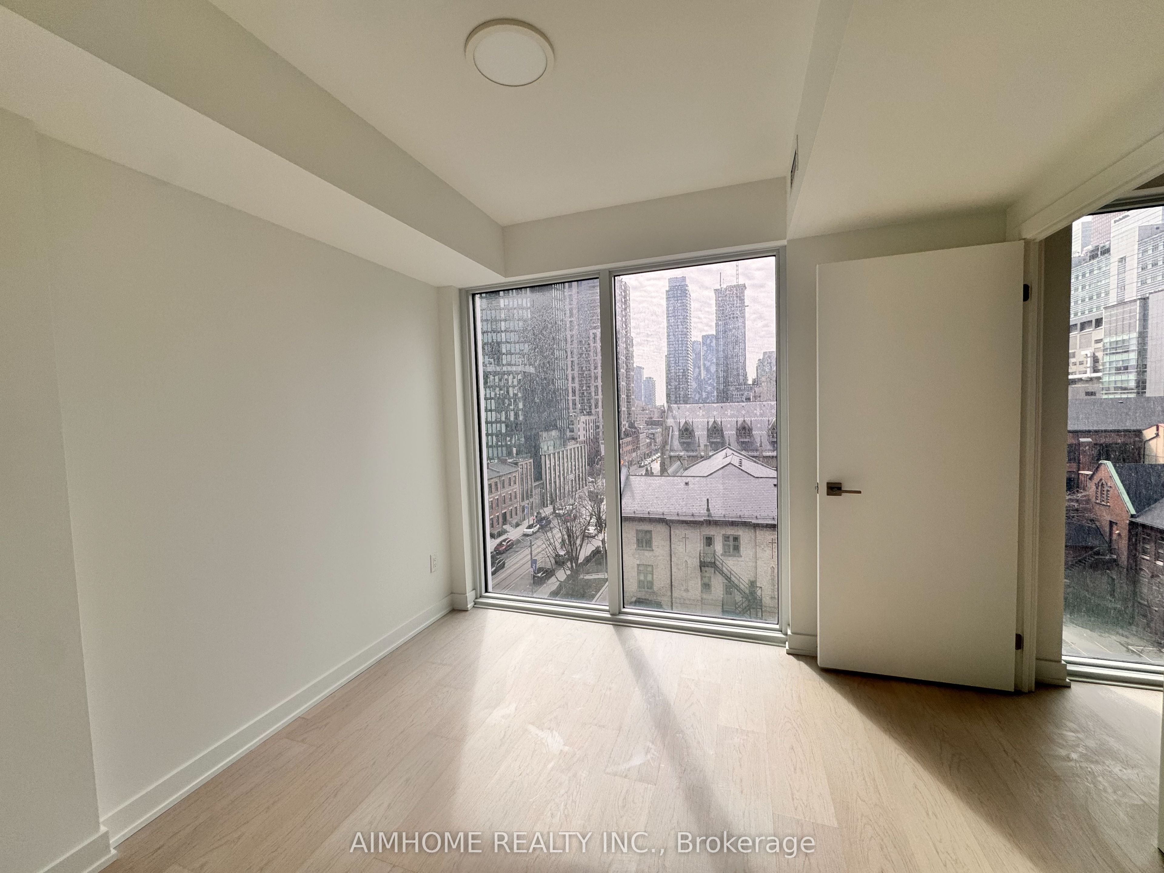 252 Church Street 715, Toronto, ON M5B 0E6 photo 5