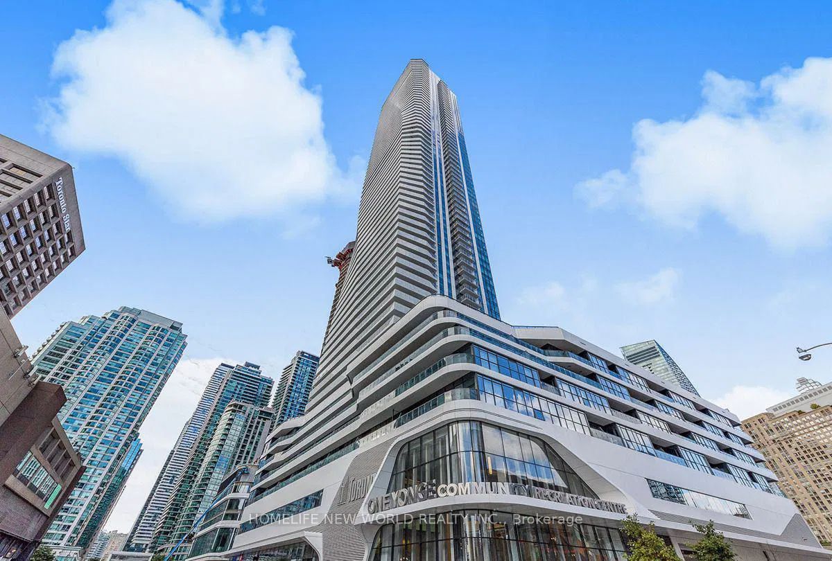 28 Freeland Street 1103, Toronto, ON M5E 0E3