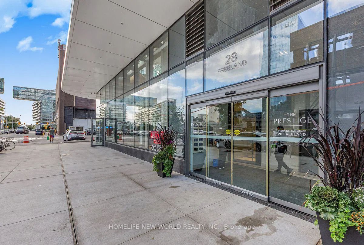 28 Freeland Street 1103, Toronto, ON M5E 0E3 photo 2