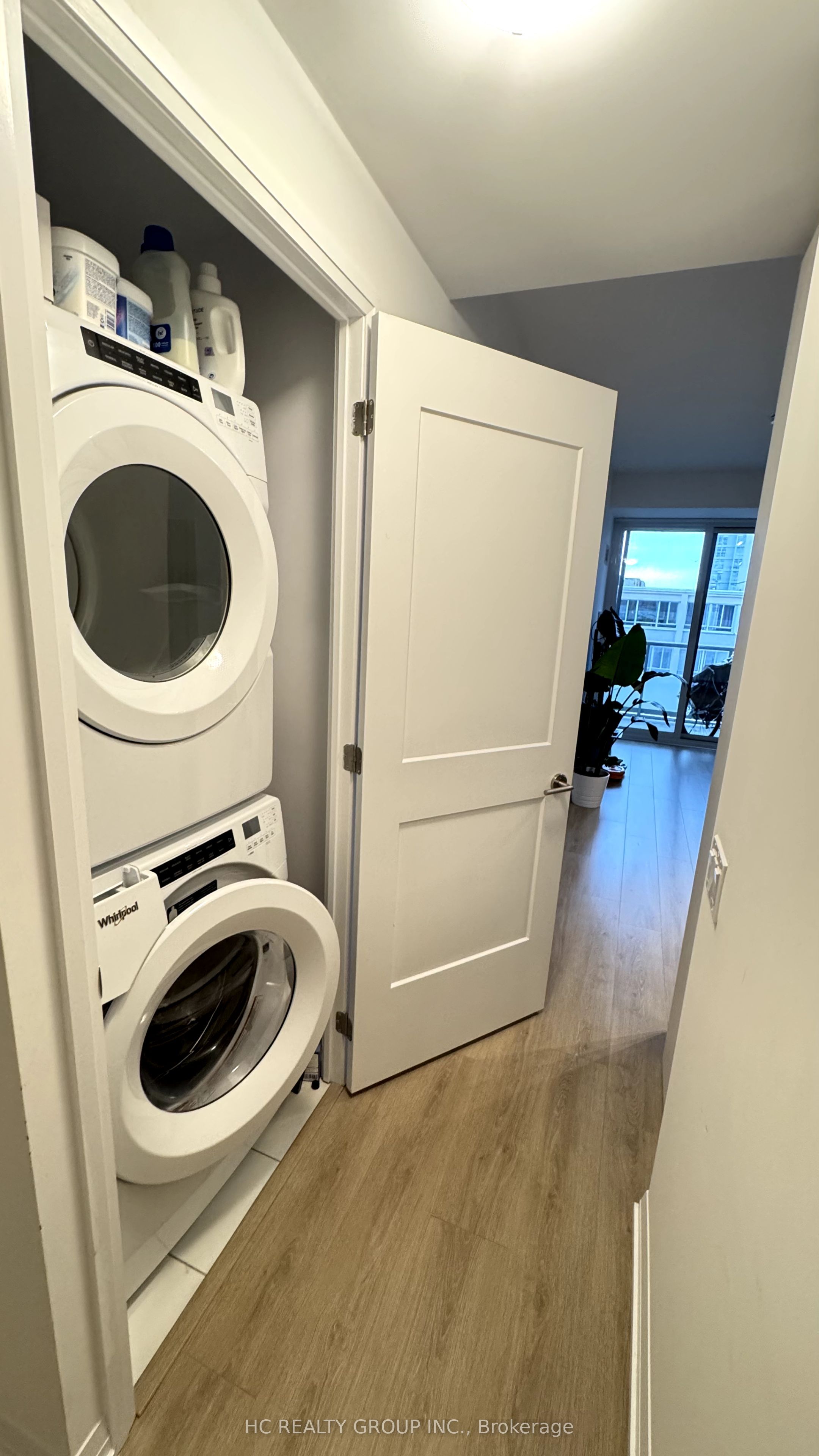 50 dunfield Avenue N 1213, Toronto, ON M4S 0E4 photo 5