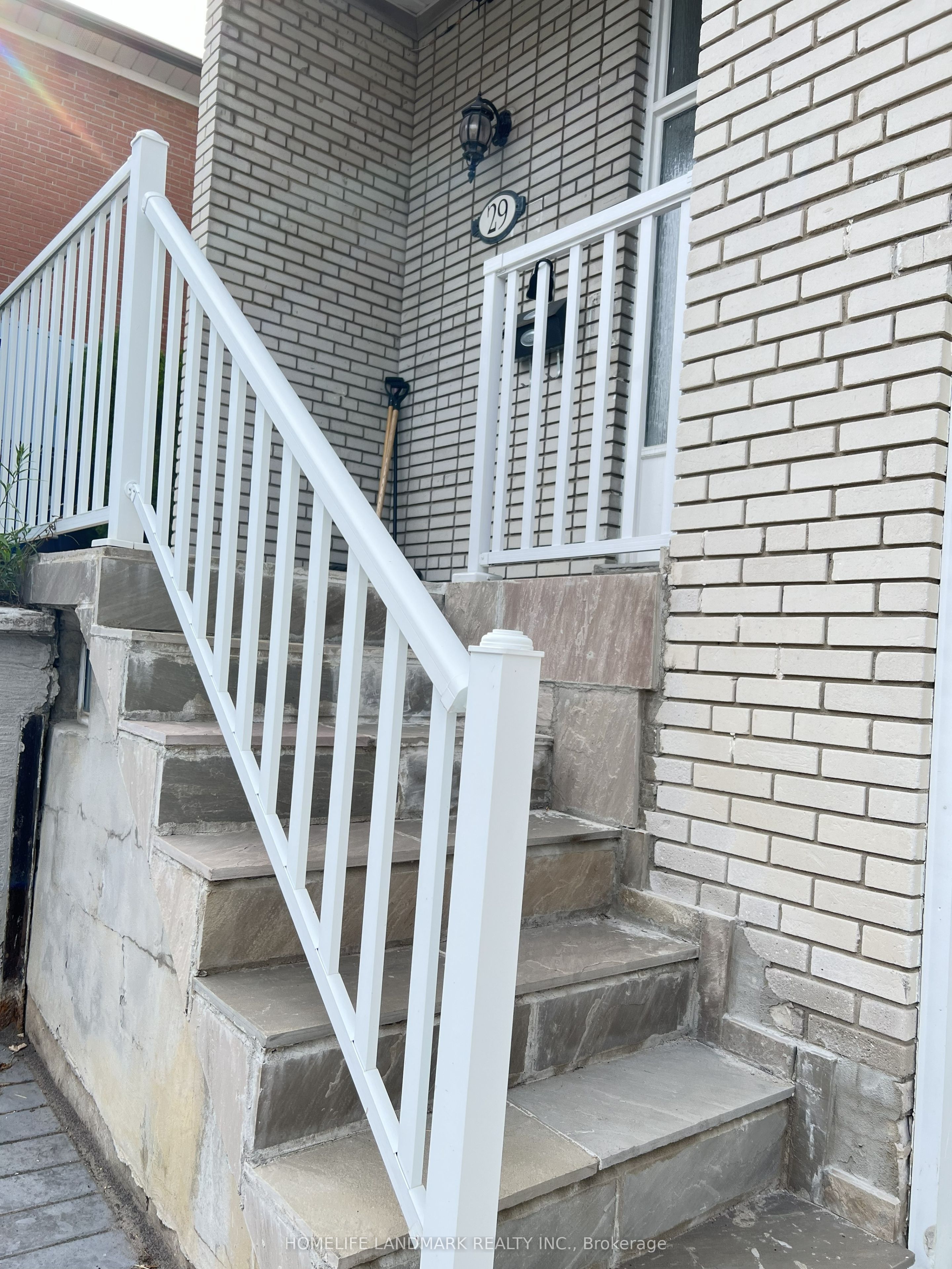 29 Tillplain Road NW, Toronto, ON M3H 5R1 photo 5