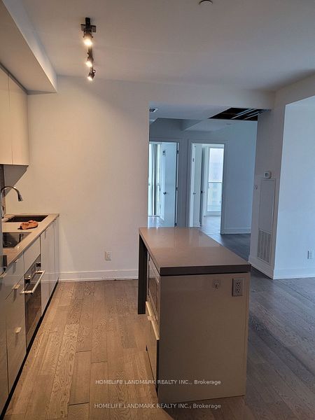 7 Greenville Street, Toronto, ON M4Y 0E9