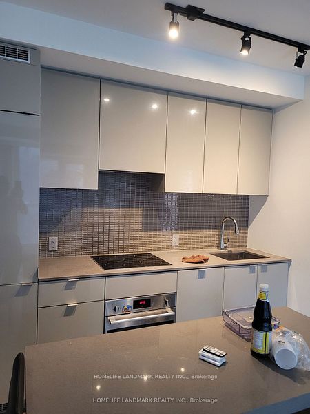 7 Greenville Street, Toronto, ON M4Y 0E9 photo 2