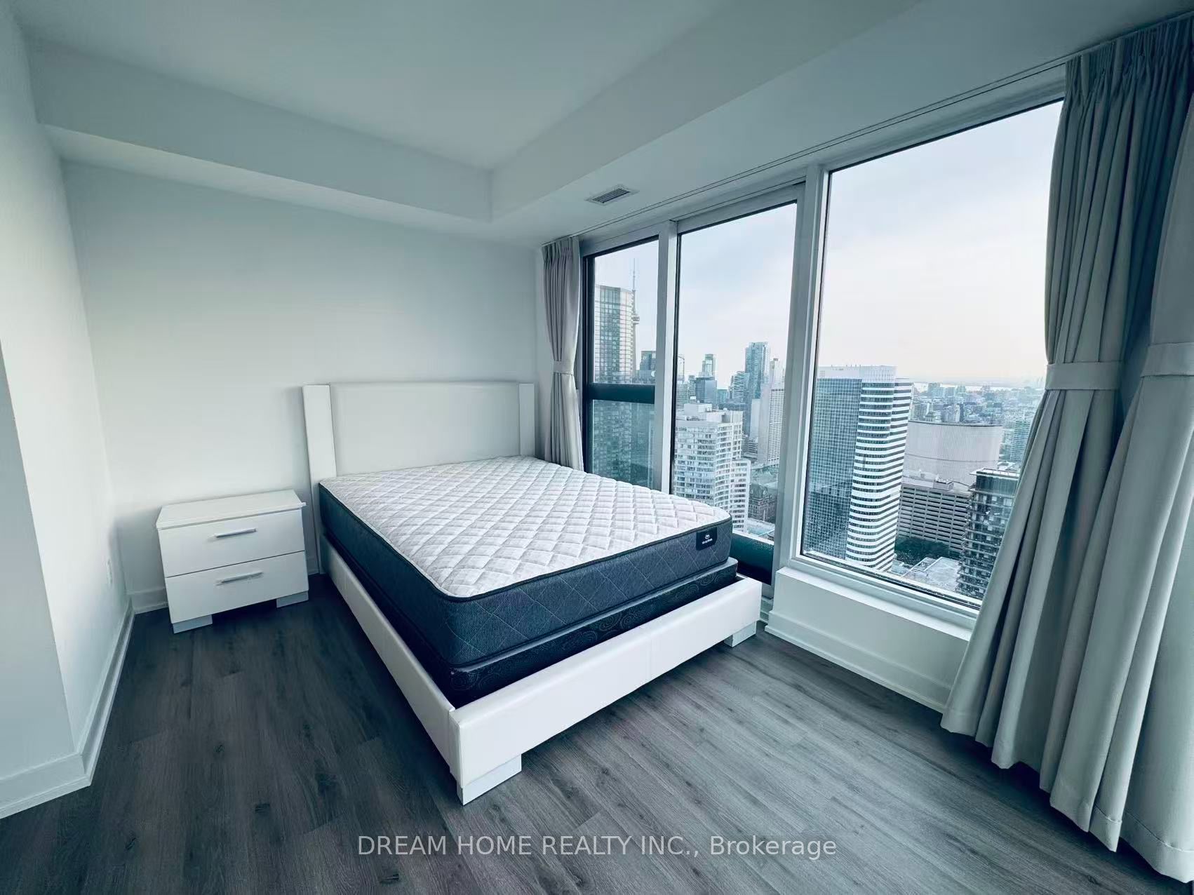 252 Church Street 5603, Toronto, ON M5B 0E6 photo 3