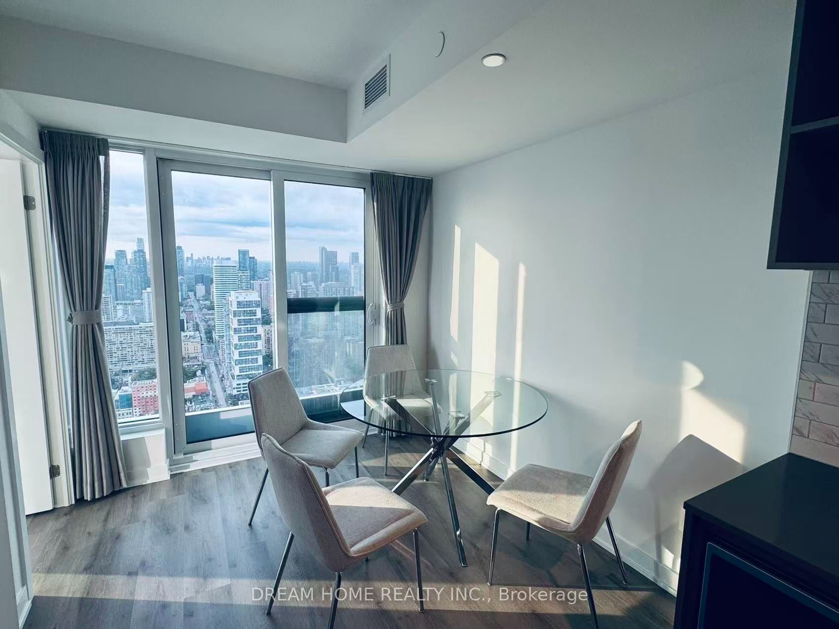 252 Church Street 5603, Toronto, ON M5B 0E6 photo 5
