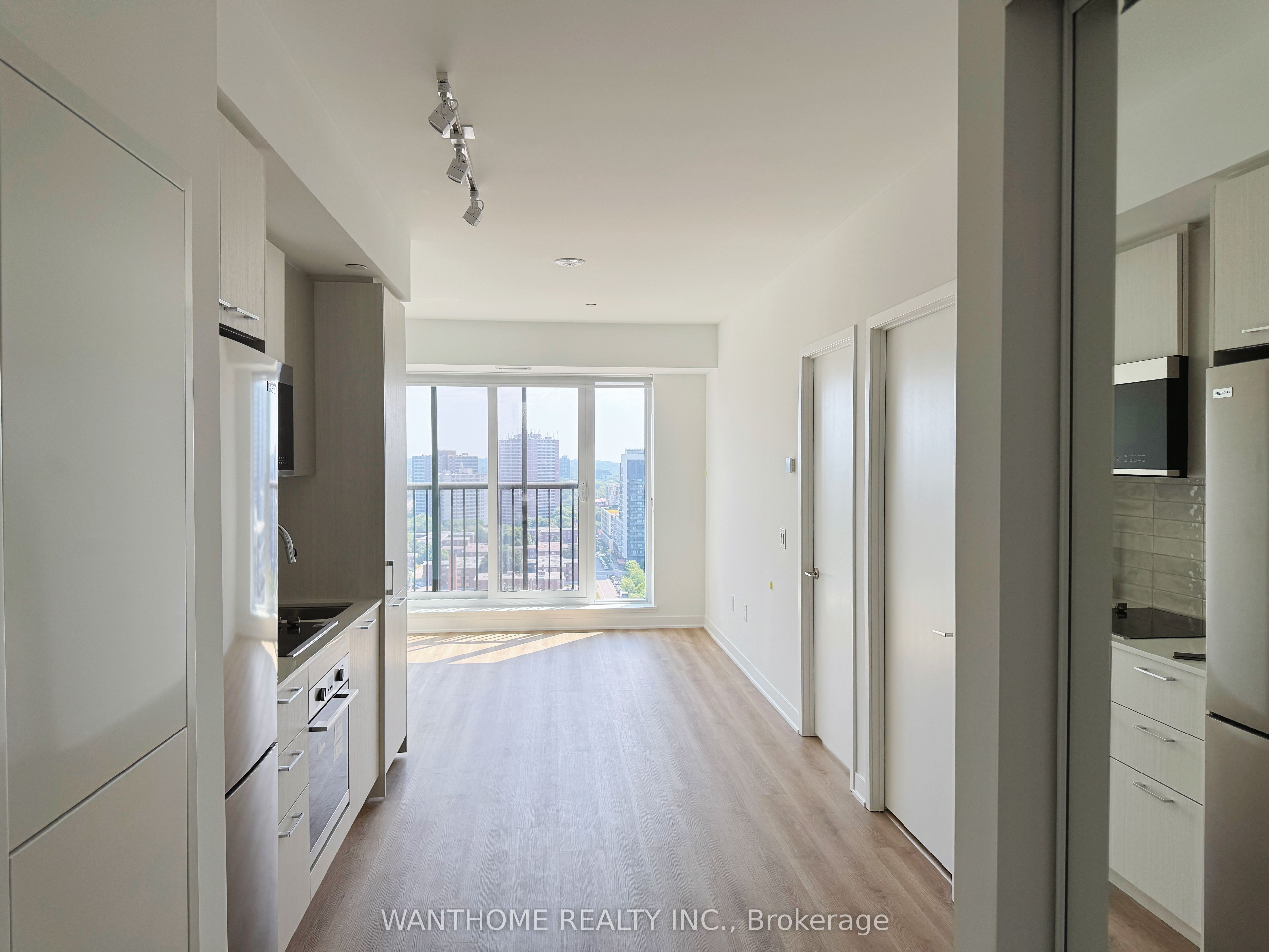 10 Oak Street E 1602, Toronto, ON M5A 0Z1 photo 2