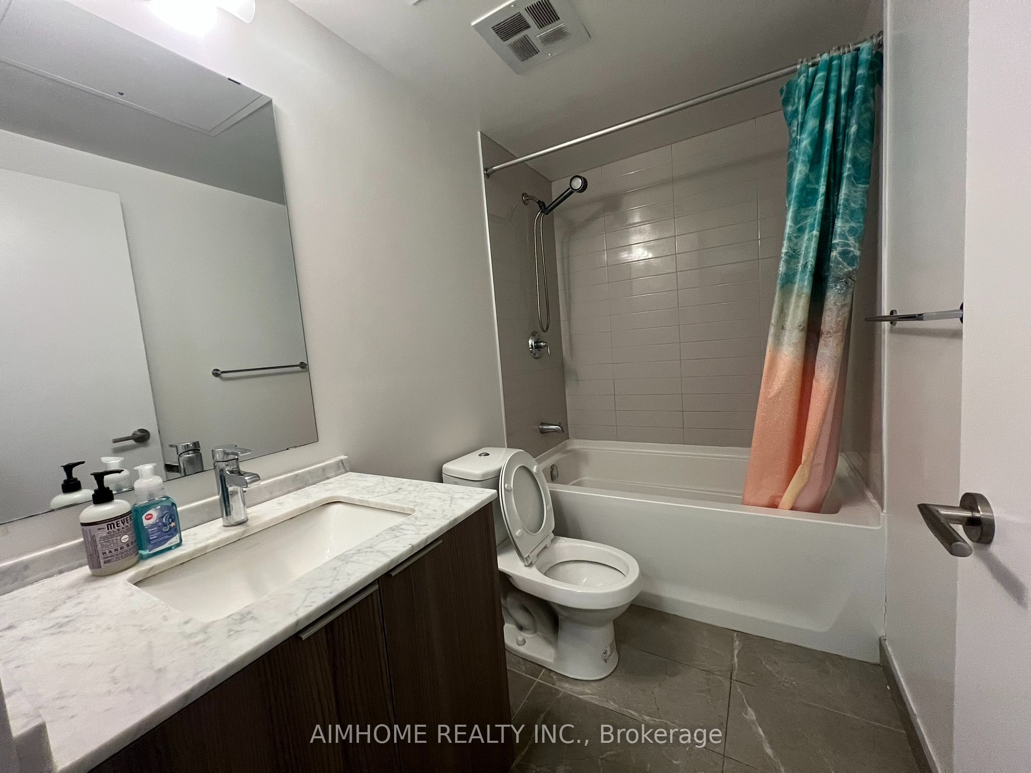 11 Wellesley Street W 3903, Toronto, ON M4Y 1E8 photo 4