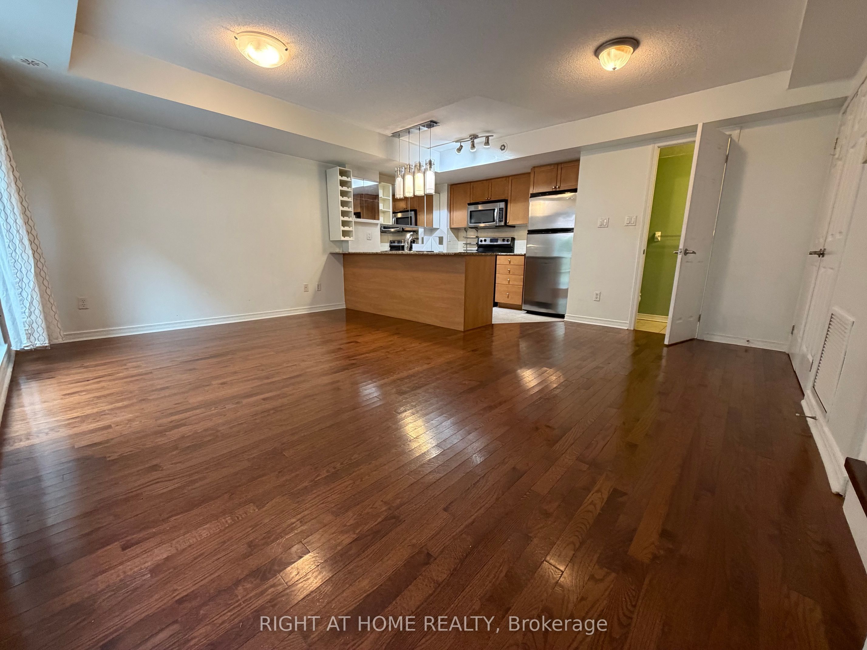 11 Ruttan Street 126, Toronto, ON M6P 0A1
