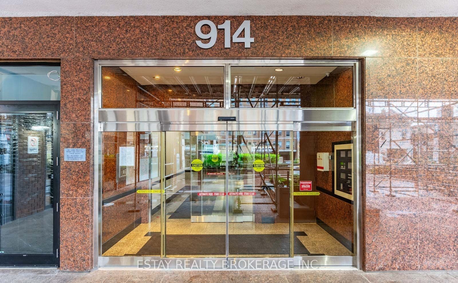 914 Yonge Street 1902, Toronto, ON M4W 3C8 photo 2