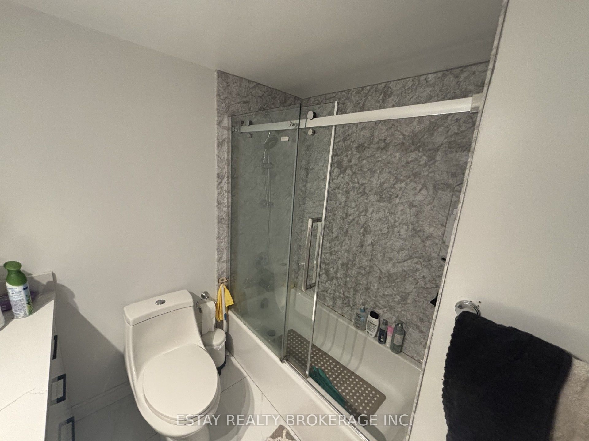 914 Yonge Street 1902, Toronto, ON M4W 3C8 photo 5