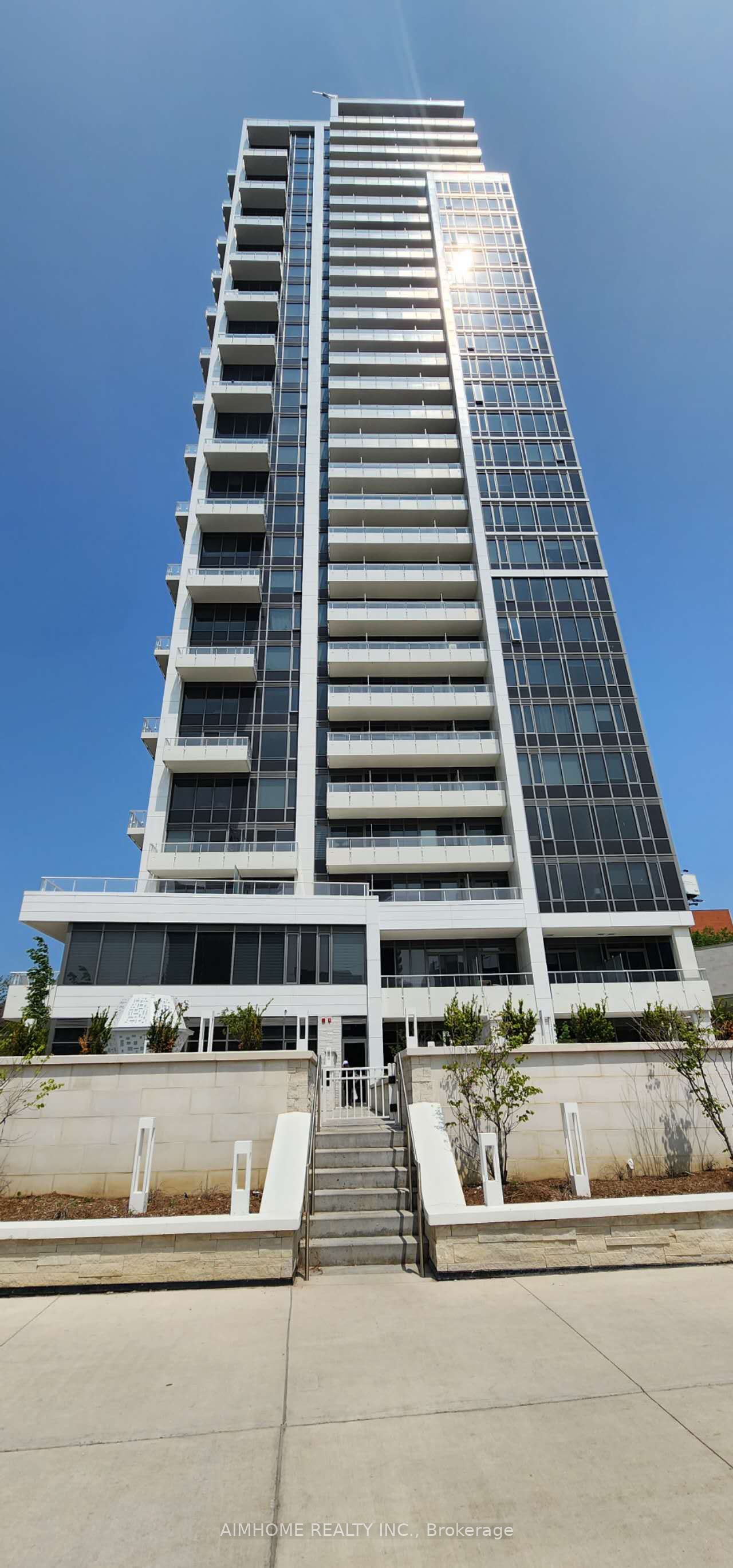 75 Canterbury Place 1111, Toronto, ON M2N 0L2