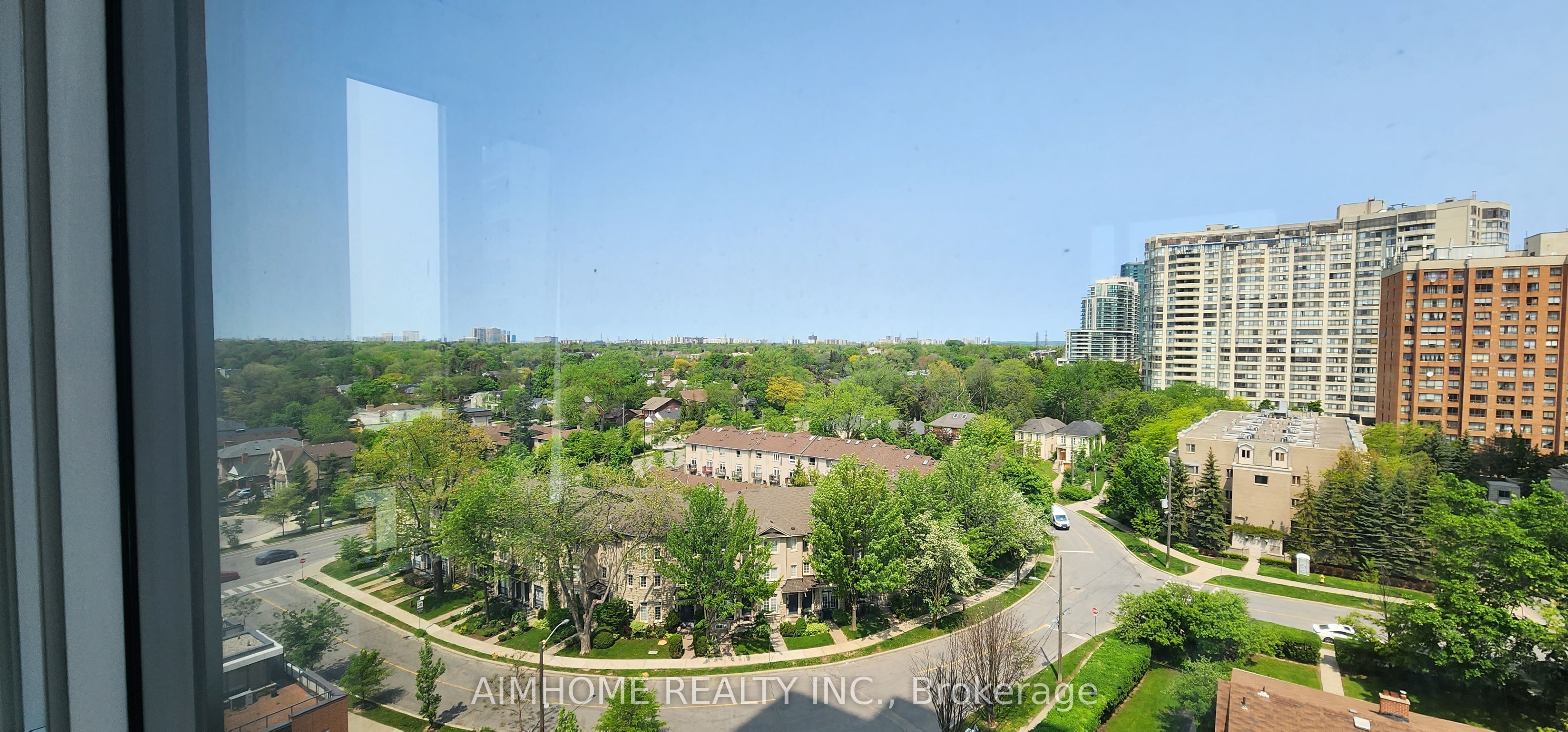 75 Canterbury Place 1111, Toronto, ON M2N 0L2 photo 2
