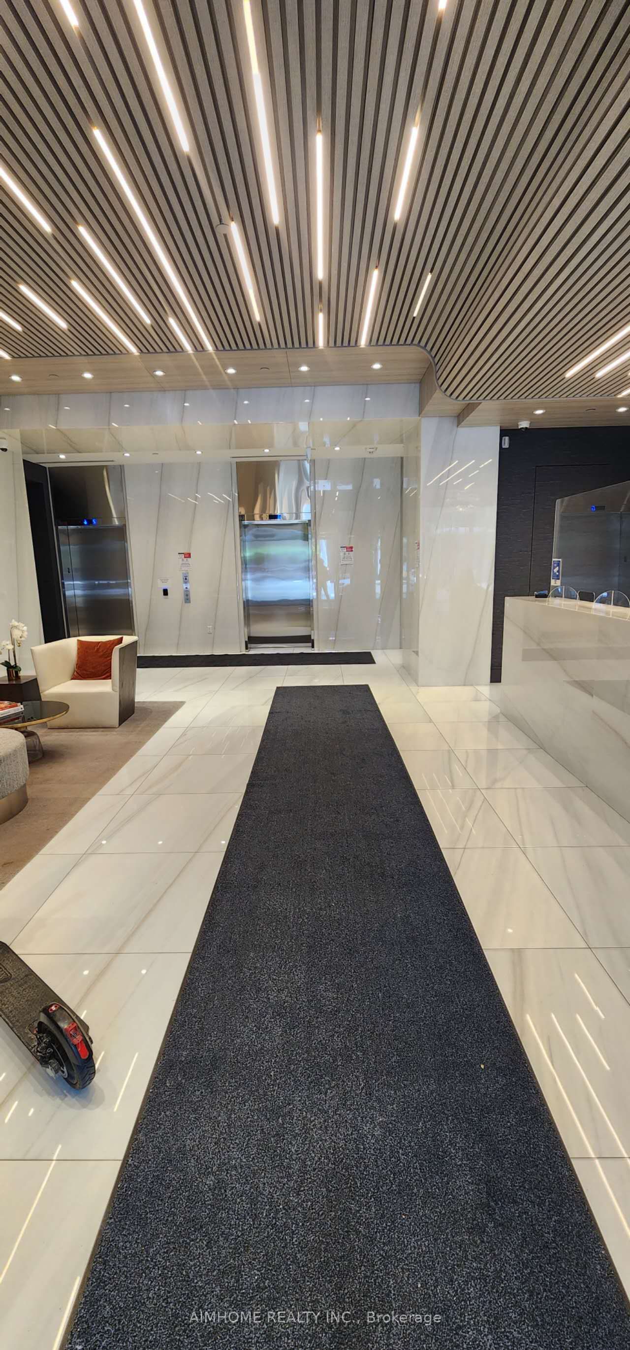 75 Canterbury Place 1111, Toronto, ON M2N 0L2 photo 3