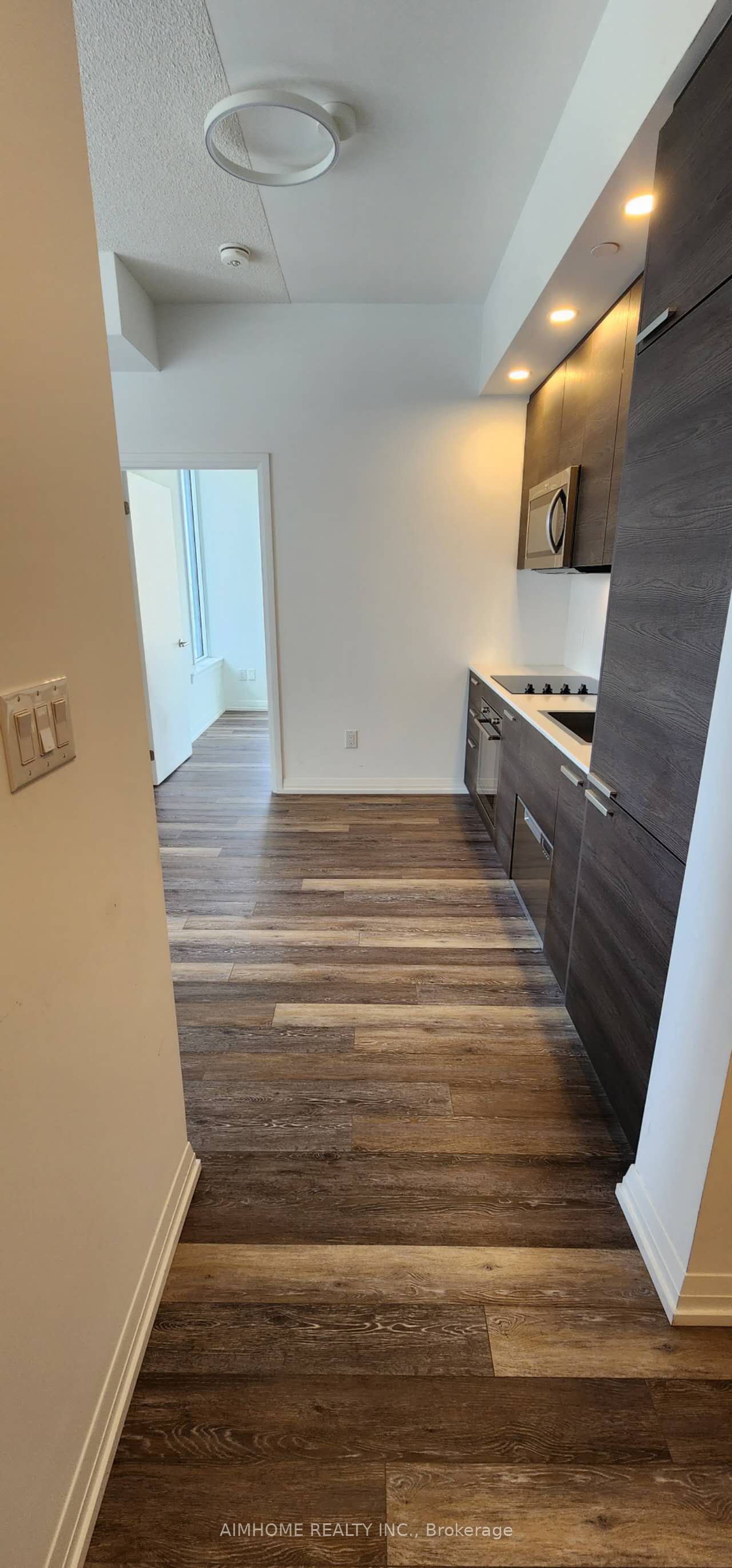 75 Canterbury Place 1111, Toronto, ON M2N 0L2 photo 4