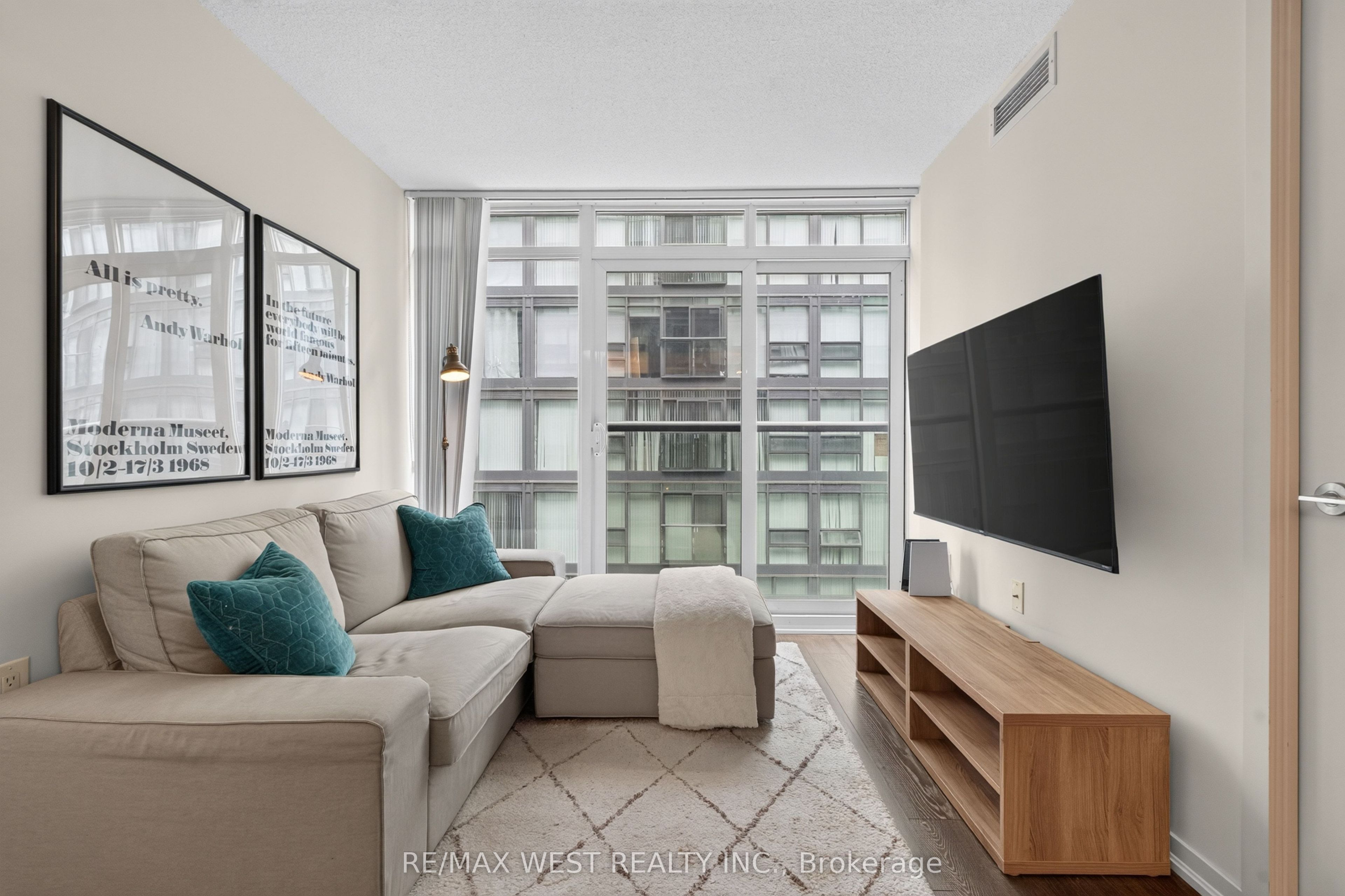 36 Lisgar Street 1802, Toronto, ON M6J 0C7 photo 3