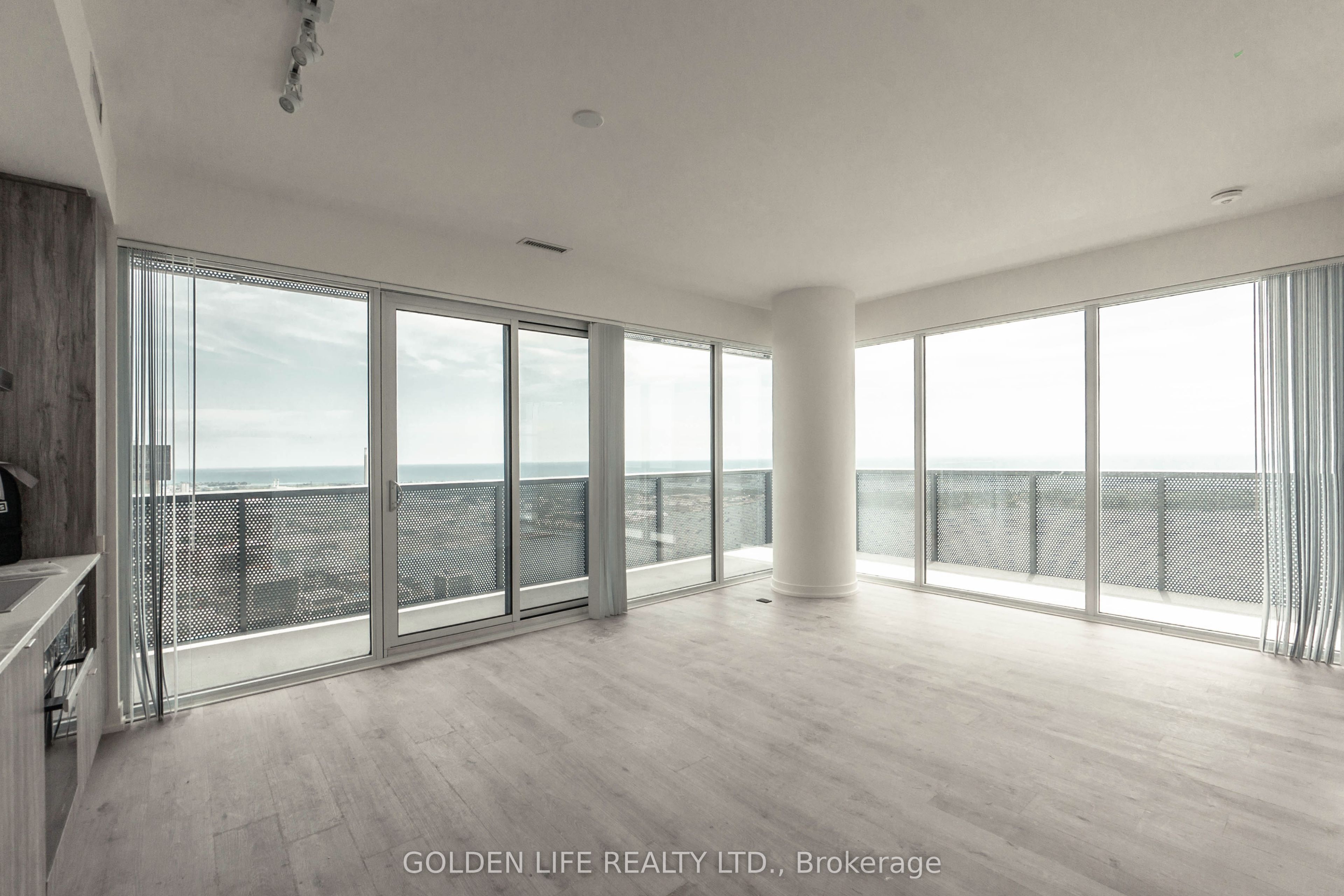 138 downes Street E 5606, Toronto, ON M5E 0E4 photo 3