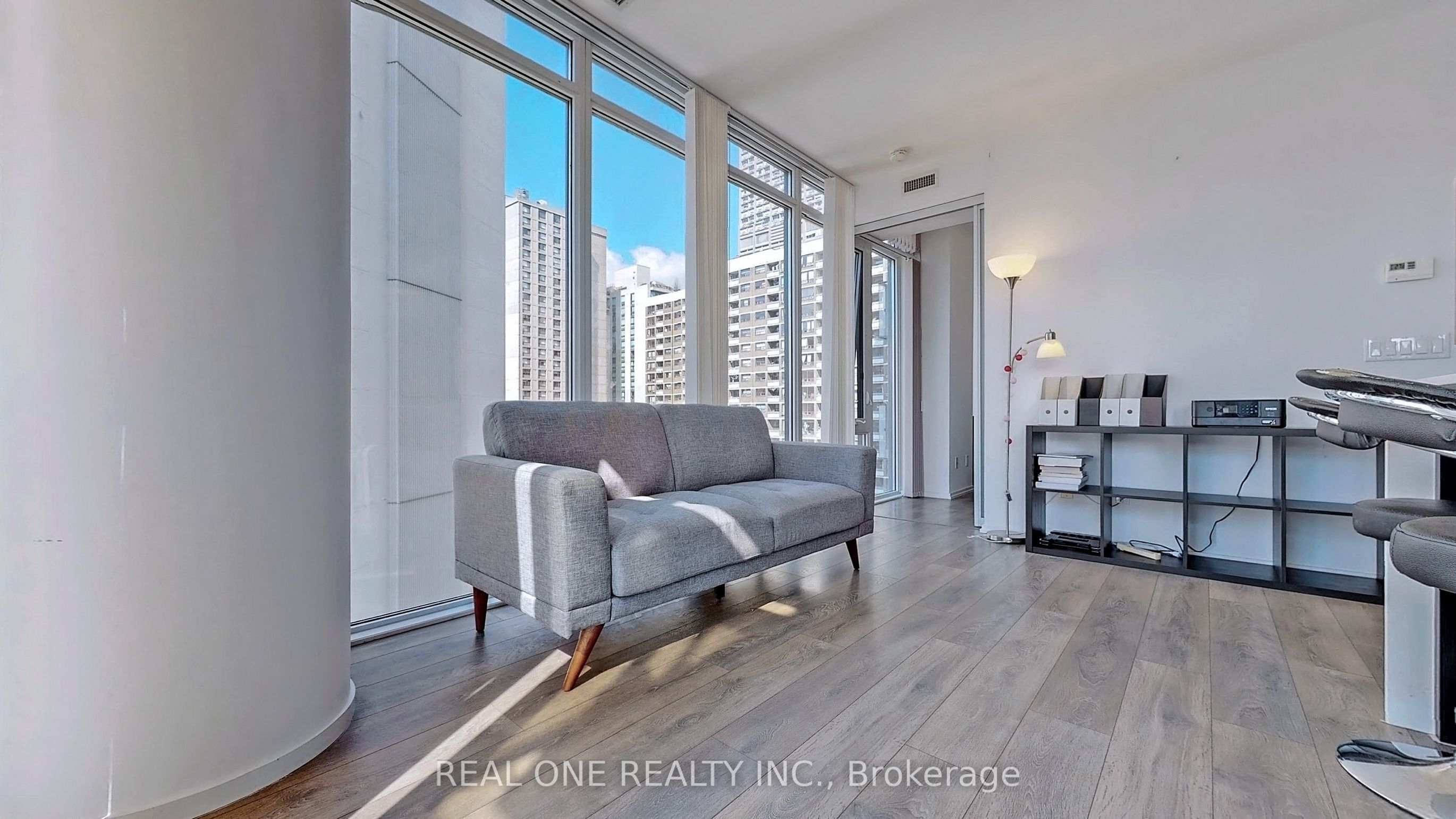 75 St Nicholas Street 1004, Toronto, ON M4Y 0A5 photo 5