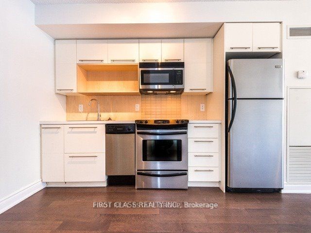 25 Carlton Street, Toronto, ON M5B 1L4 photo 5