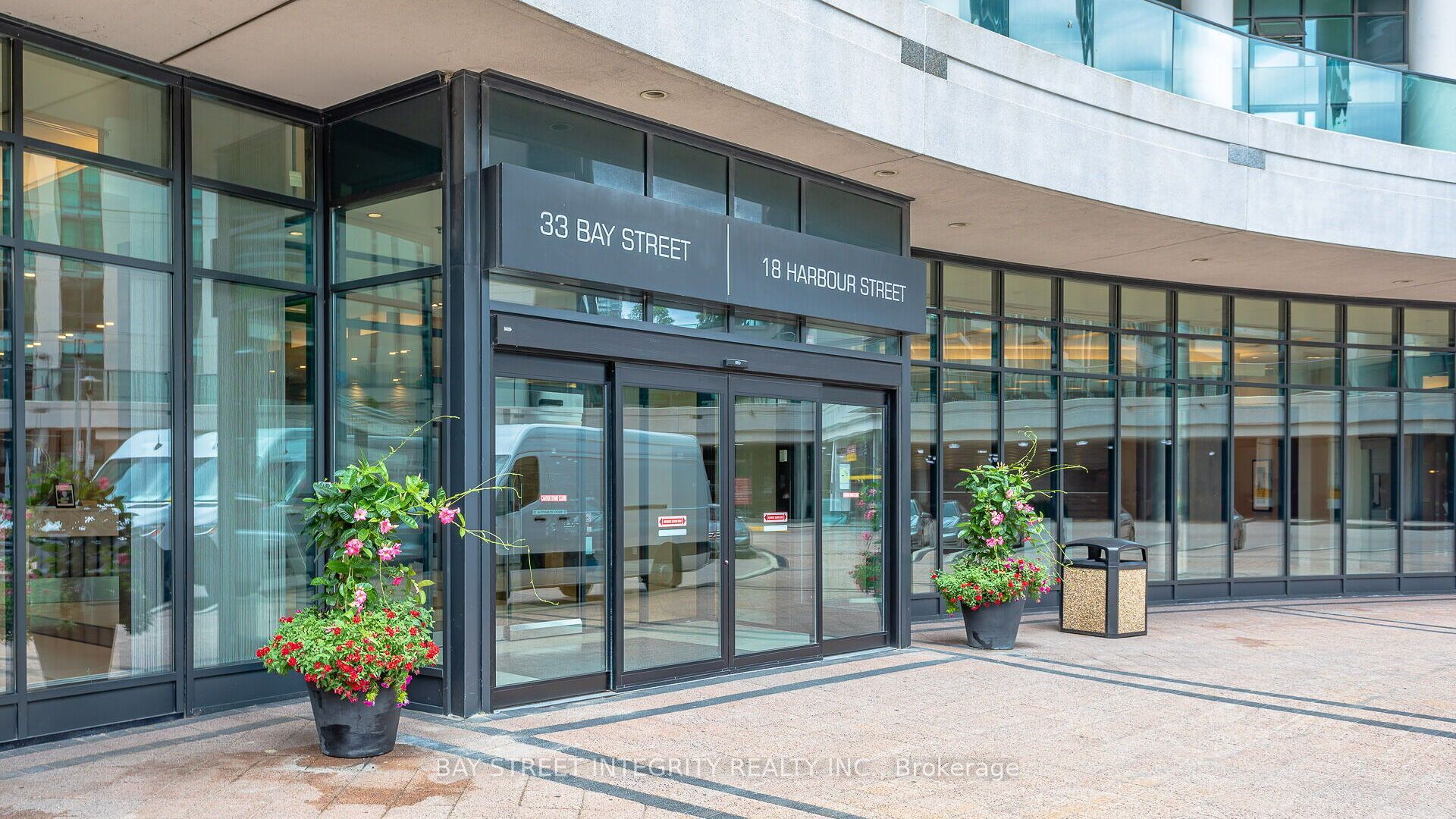 33 Bay Street 307, Toronto, ON M5J 2Z3 photo 2